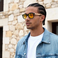 Occhiali da sole aviator con lenti a specchio nere Occhiali da sole aviator con lenti a specchio nere
