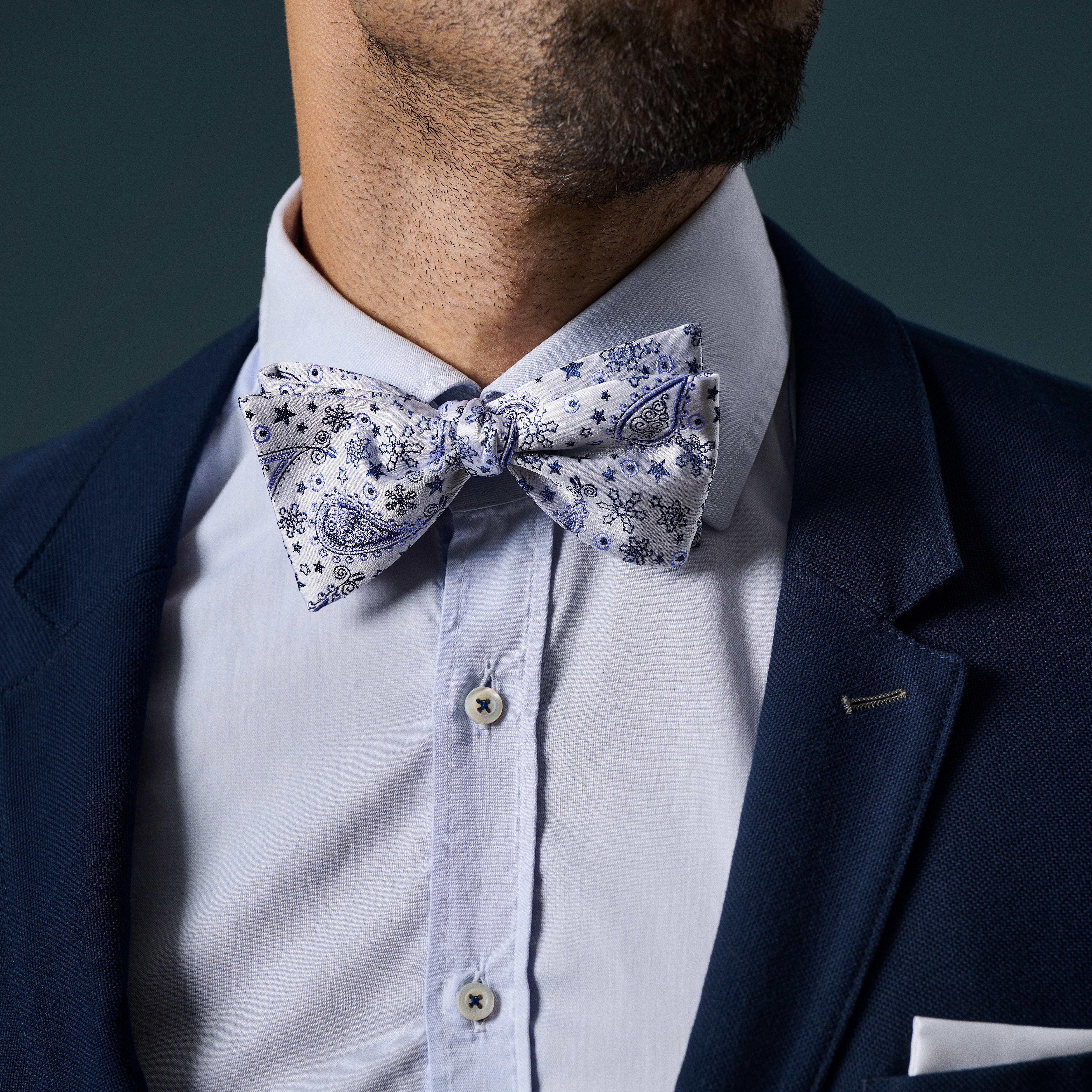 White & Blue Paisley Pattern Silk Self-Tie Bow tie - 3