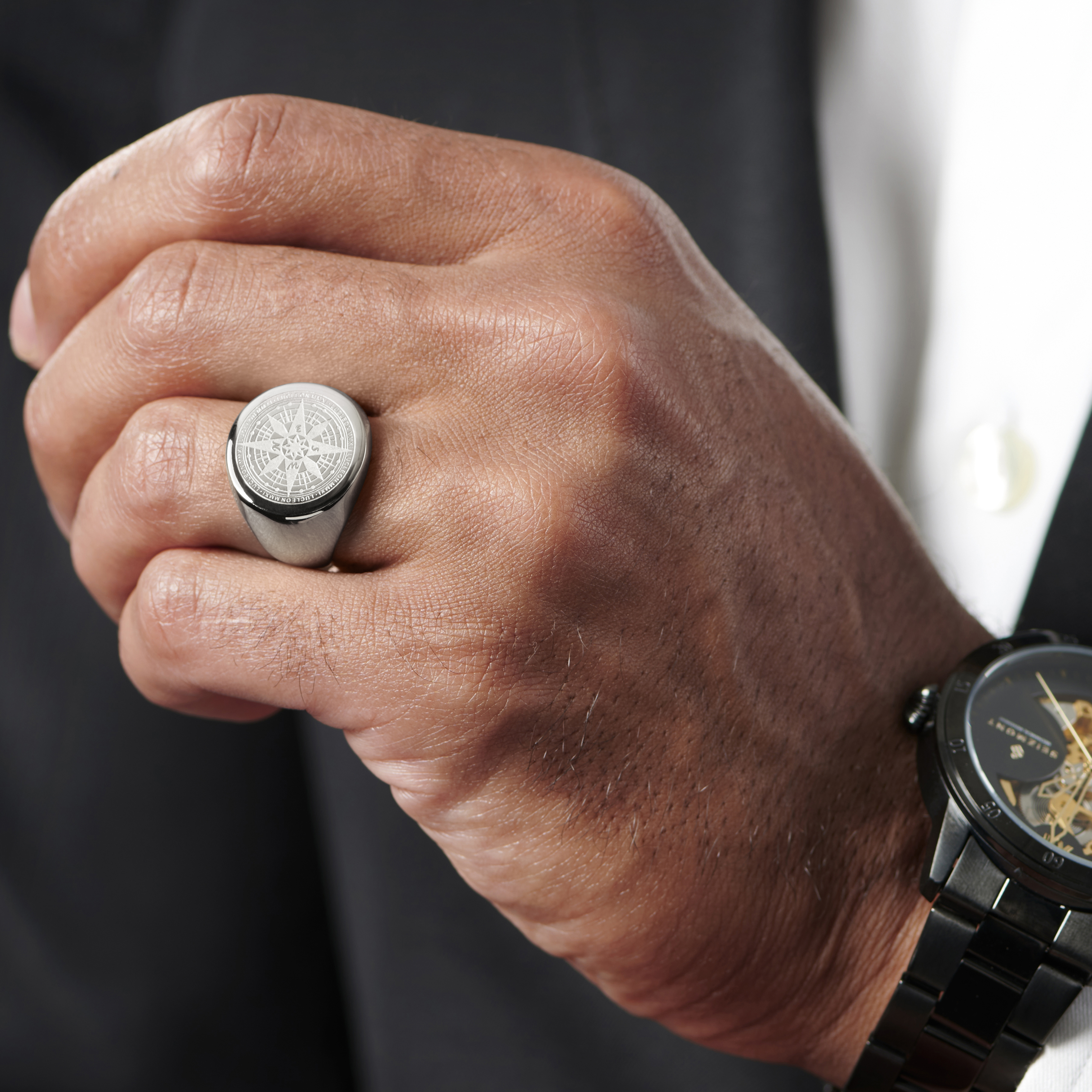 Ryker | Poliruotas chirurginio plieno signetinis žiedas su kompaso simboliu - 3