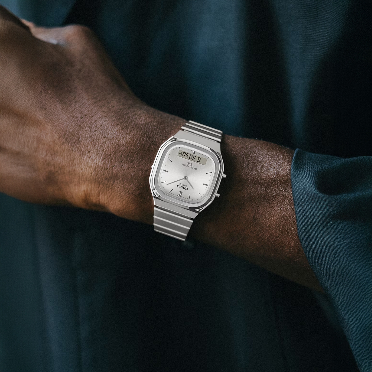 Casio Vintage AQ-240E-7AEF Silver-Tone Resin Ana-Digi Watch - 2