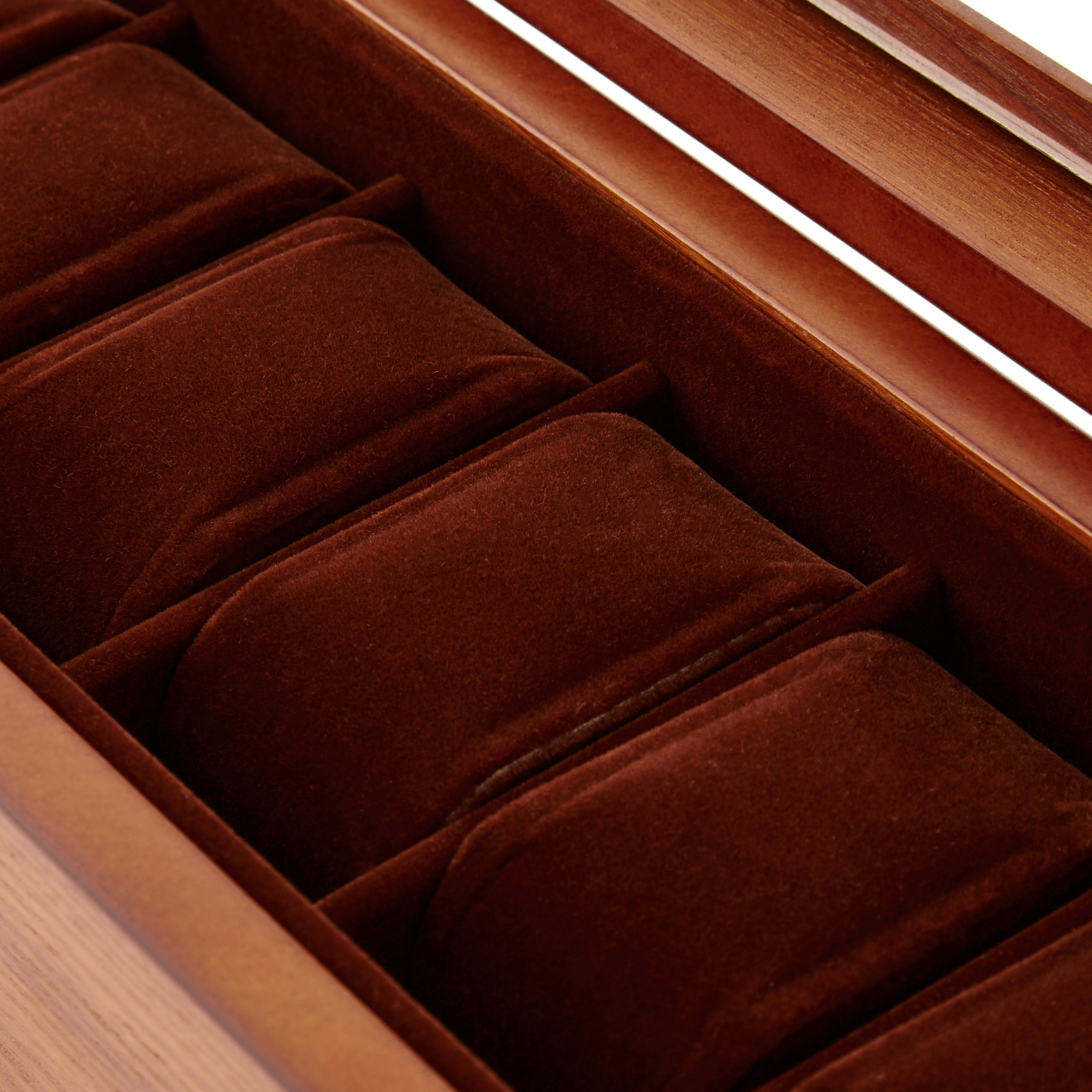 Кафява кутия с фурнир от ясен за 6 часовника - 6