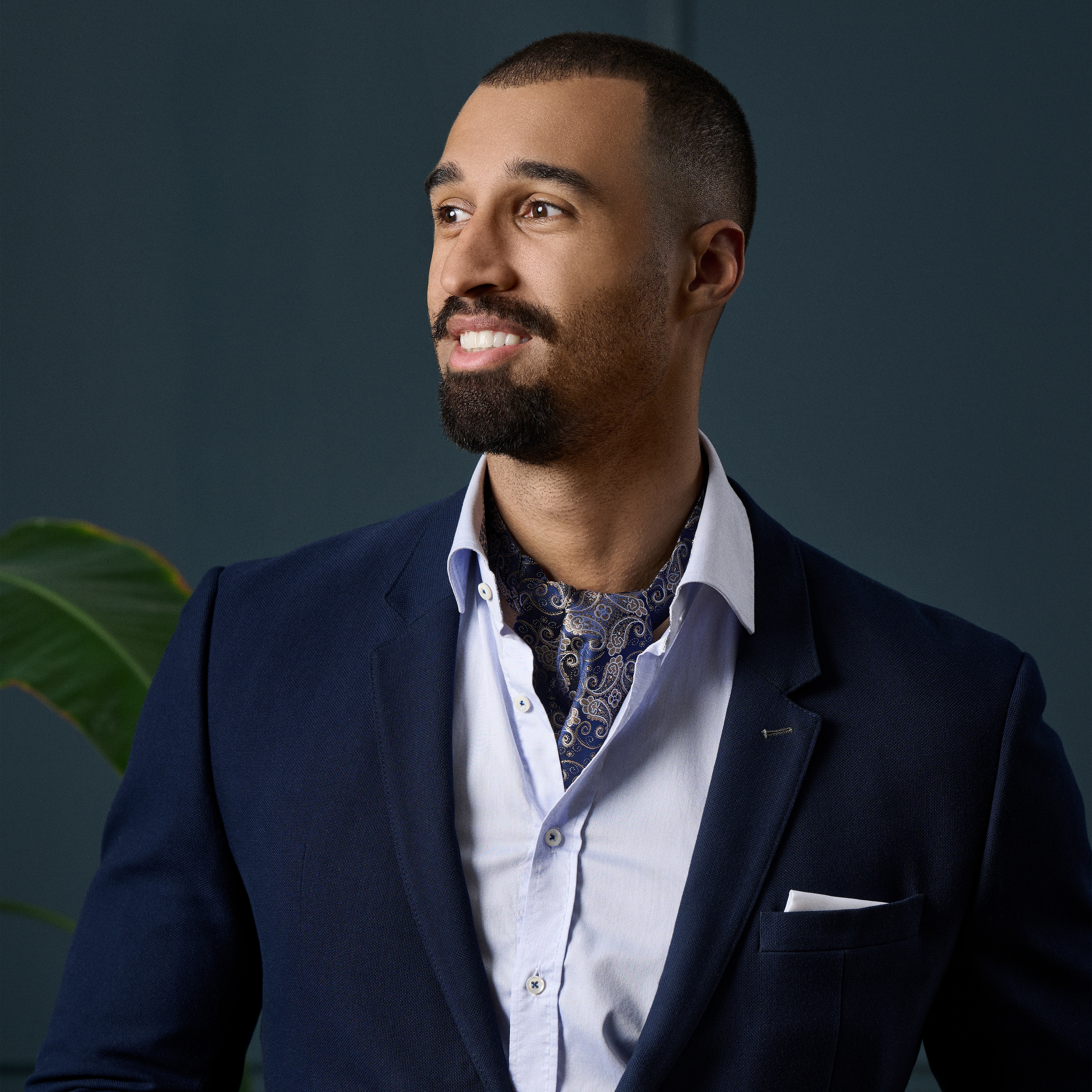 Gravata Ascot em Seda Paisley Azul e Dourado - 4