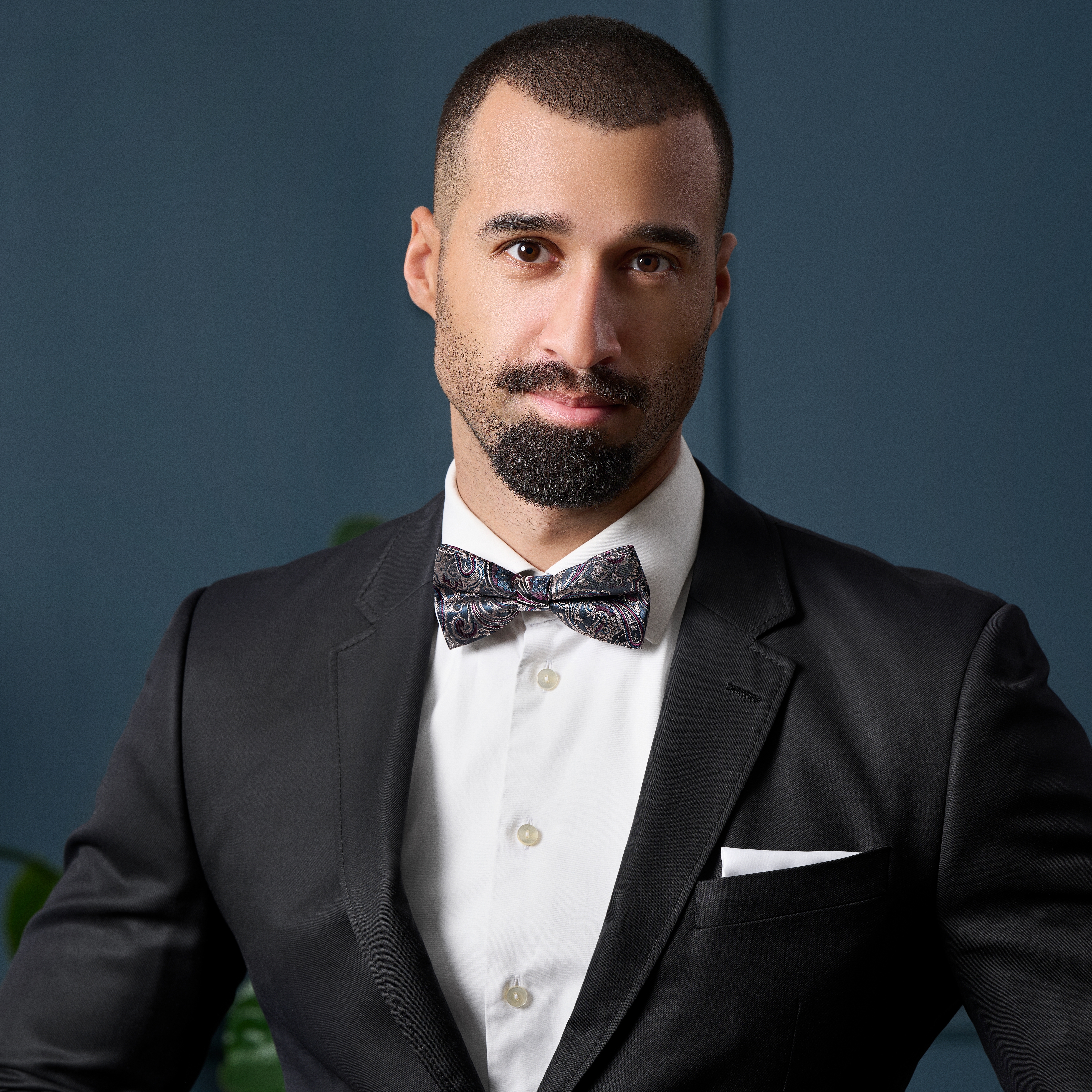 Копринена предварително завързана папийонка с тъмносини и тъмнозелени пейсли мотиви - 4