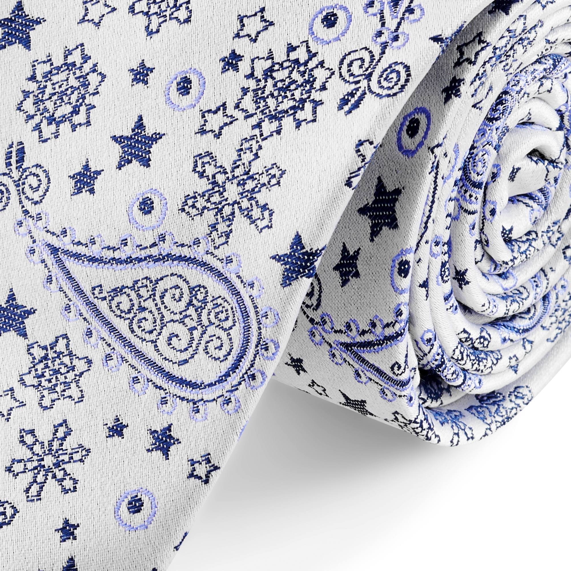 Копринена вратовръзка с бели и сини пейсли мотиви | 6 см - 2