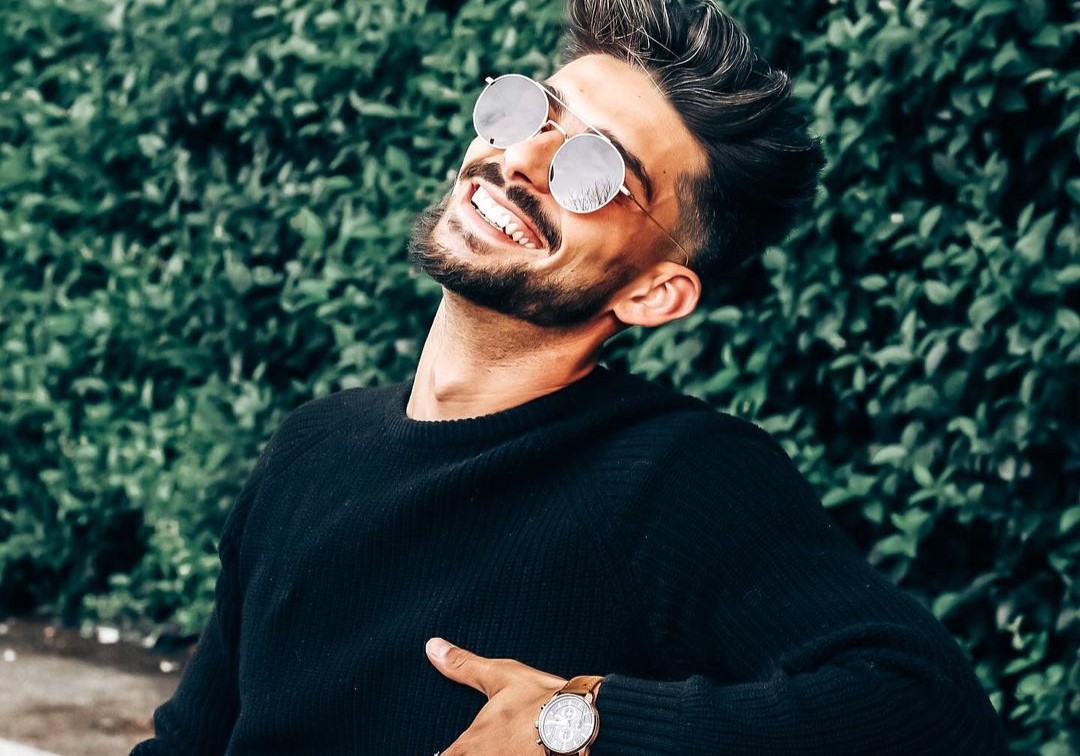 Dévoilez les 5 meilleurs looks d'accessoires pour homme en mars 2025 ! Restez à la pointe de la mode et découvrez des conseils essentiels pour optimiser votre garde-robe et faire belle impression en toute occasion.
