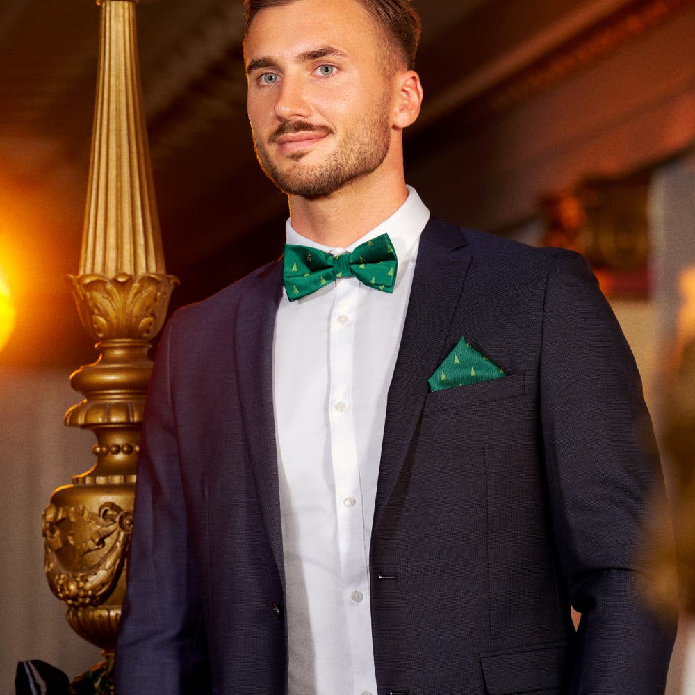 hover: Green Christmas Tree Pre-Tied Bow Tie hover: Green Christmas Tree Pre-Tied Bow Tie