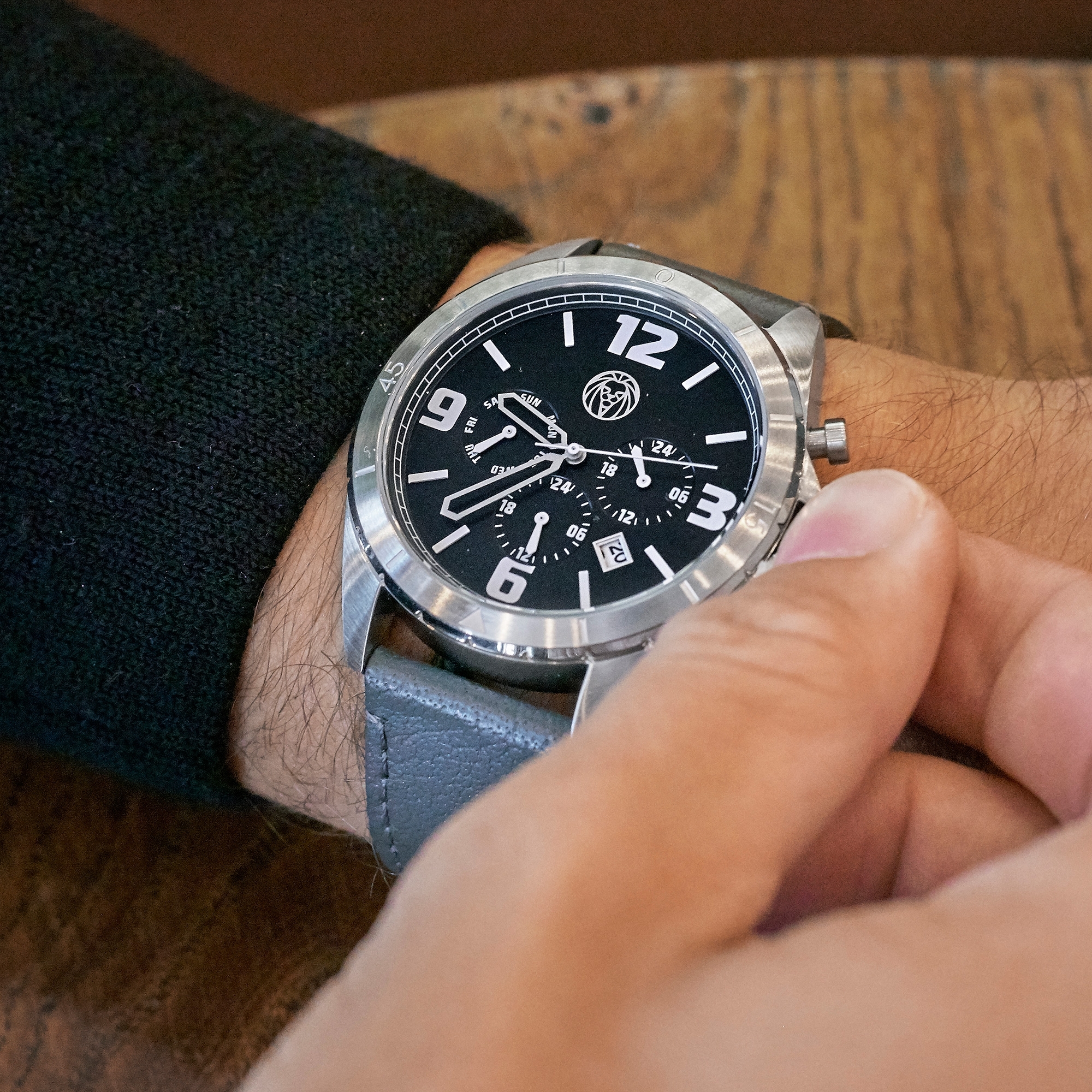 Montre Alton Traveler grise - 6