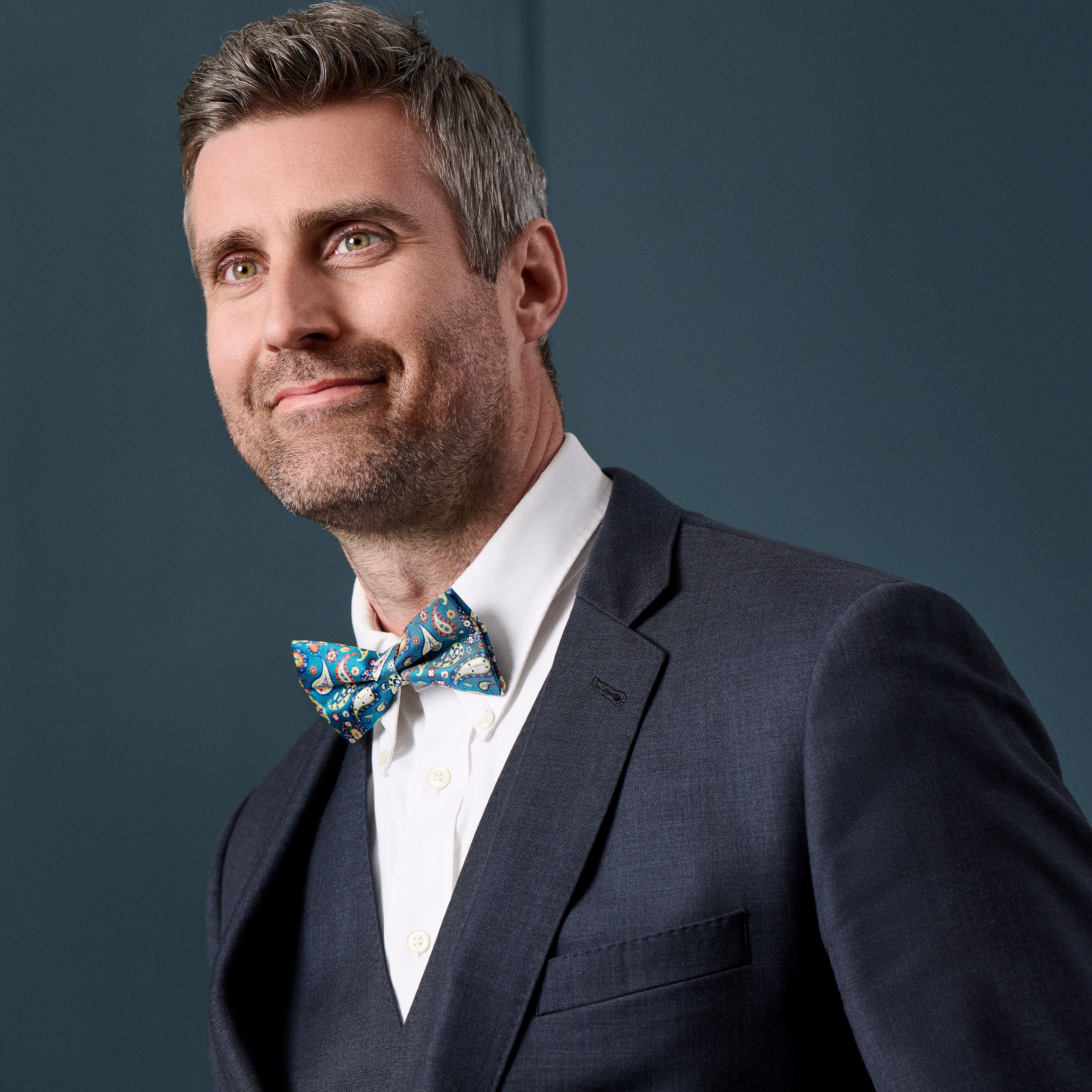 Virtuo | Blue and Yellow Paisley Silk Pre-tied Bow Tie - 4