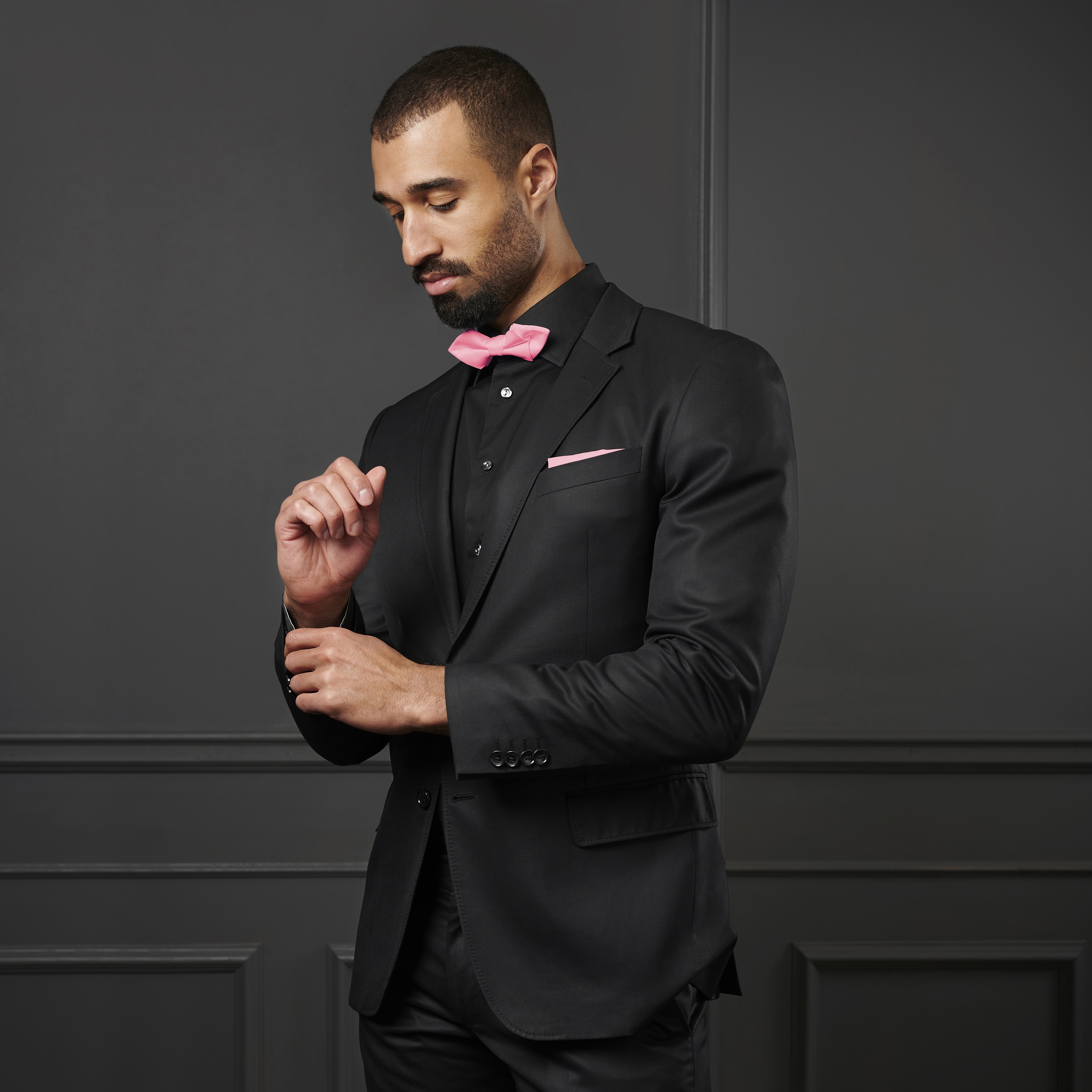 Puntige Basic Vlinderdas in Schreeuwend Roze - 4