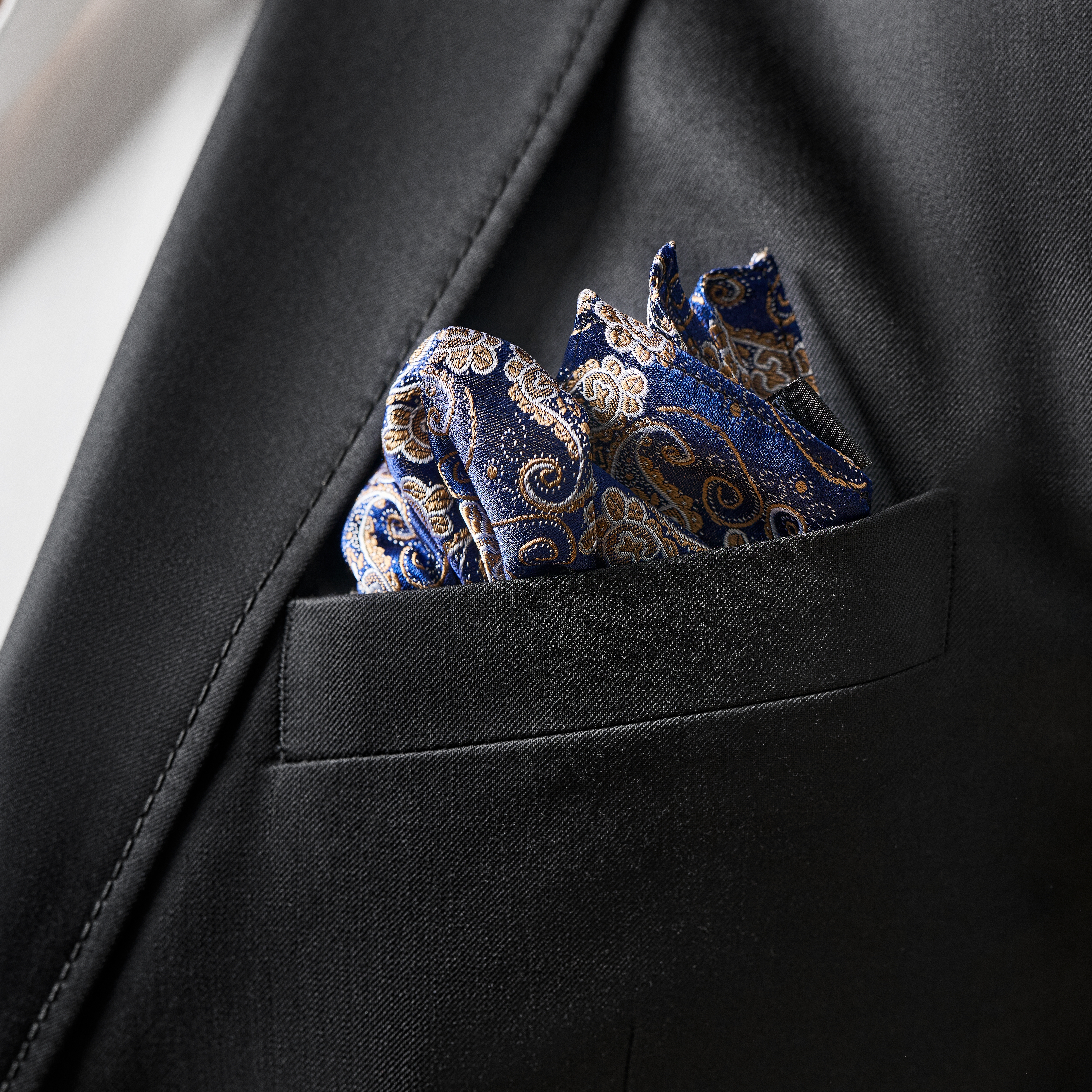 Zijden pochet met blauw en goud paisleymotief - 3