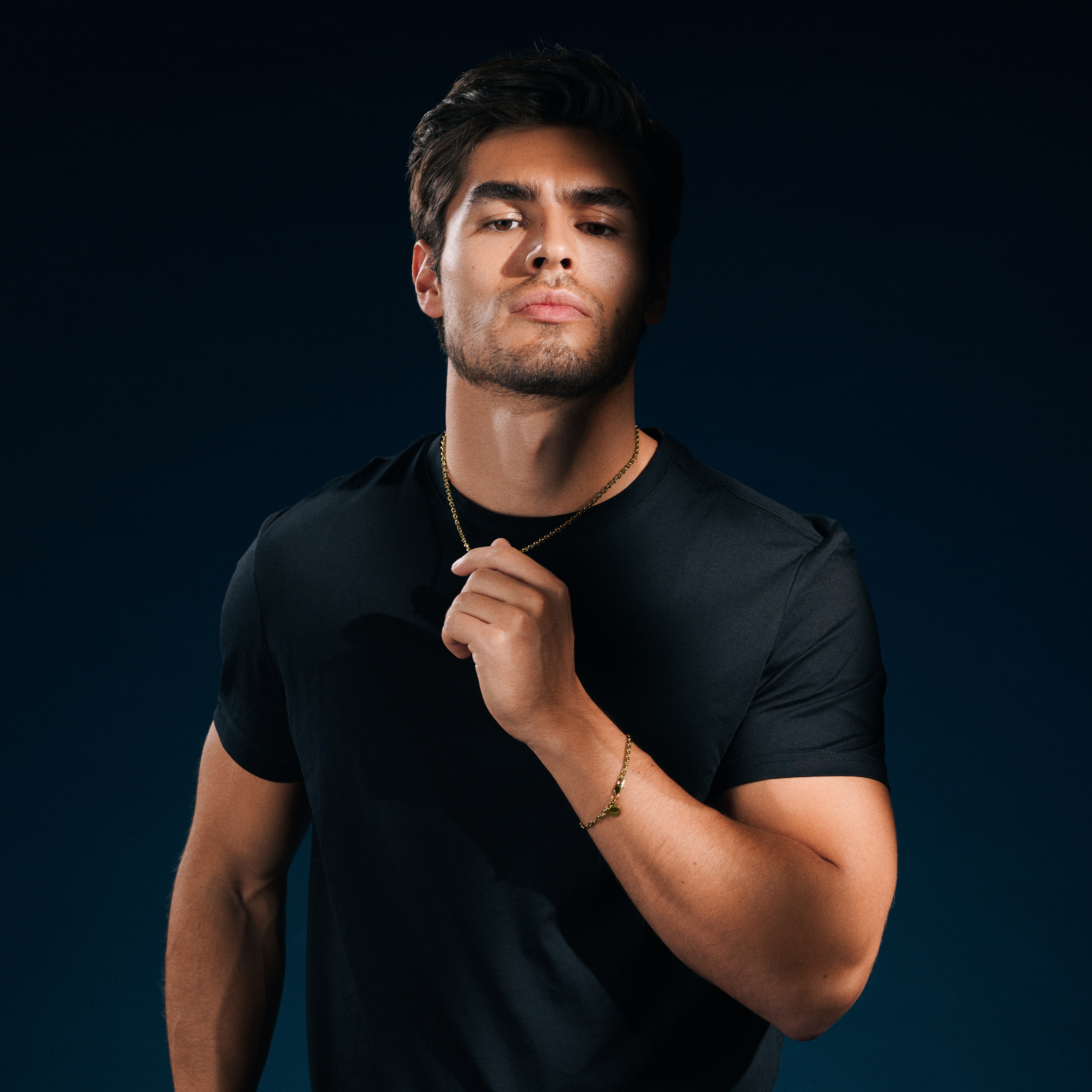 Essentials | Bracciale a catena con cavo da 4 mm color oro - 3