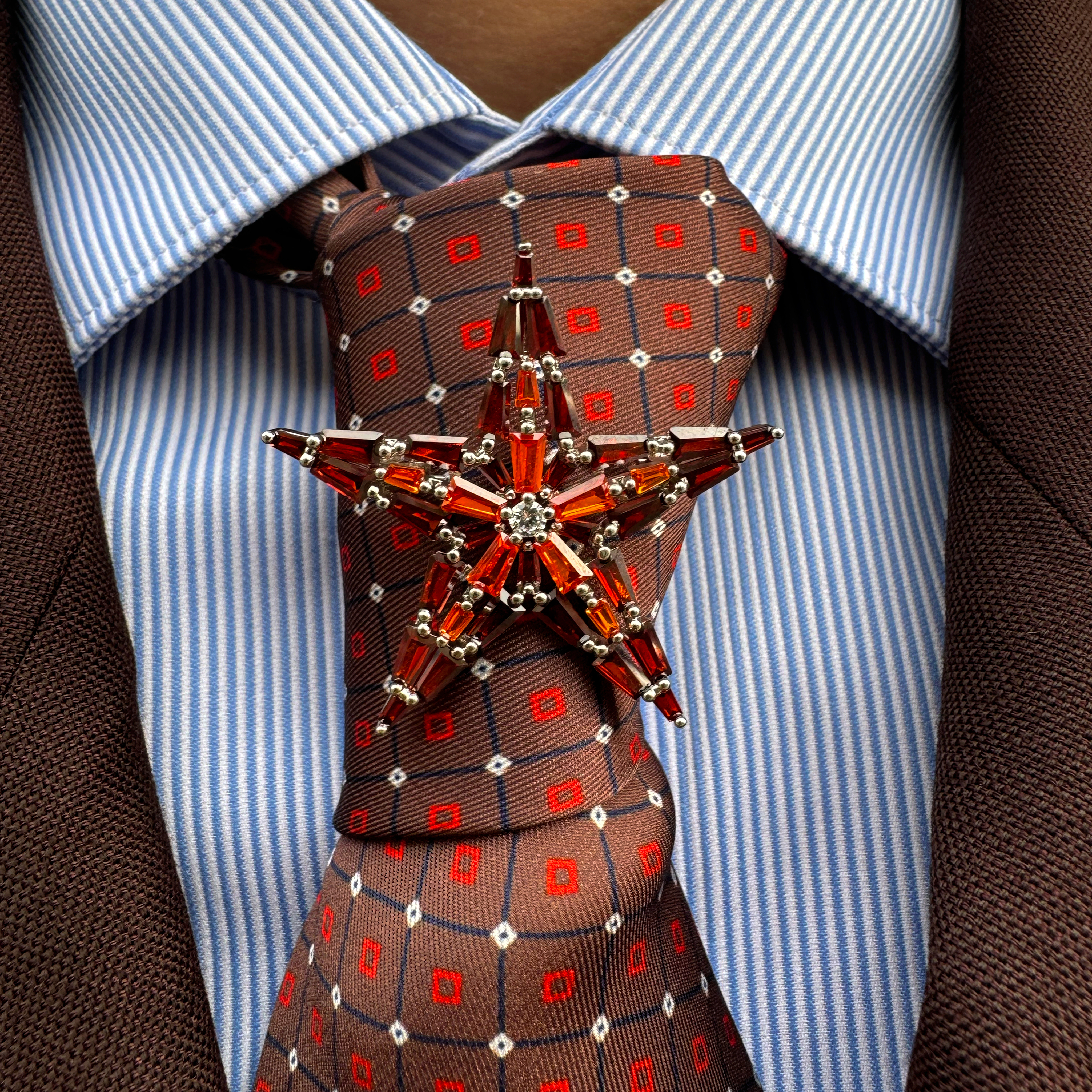 The Intro | Broche Stargaze rouge - 3