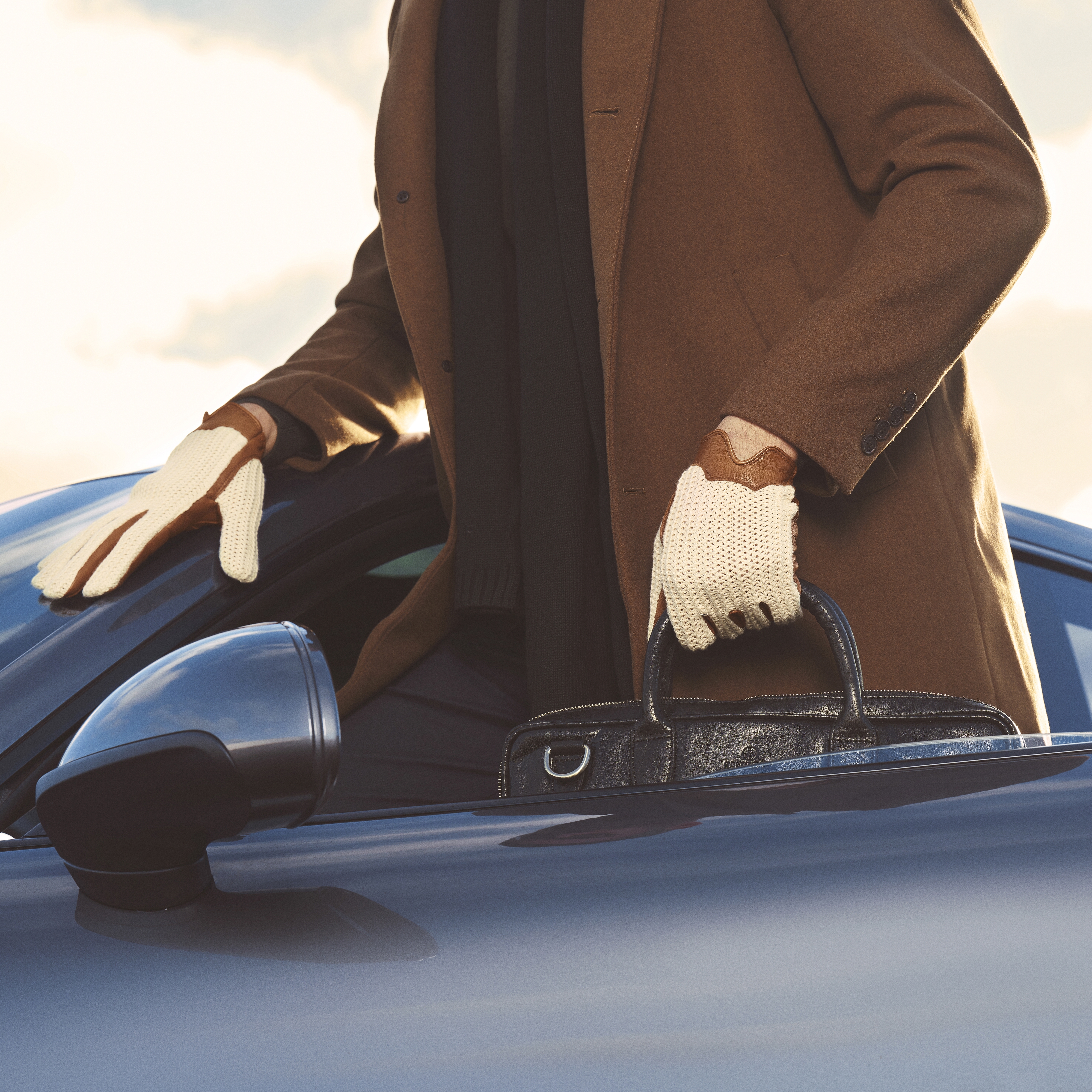 Tan & Ivory Touchscreen Compatible Sheep Leather Driving Gloves - 6