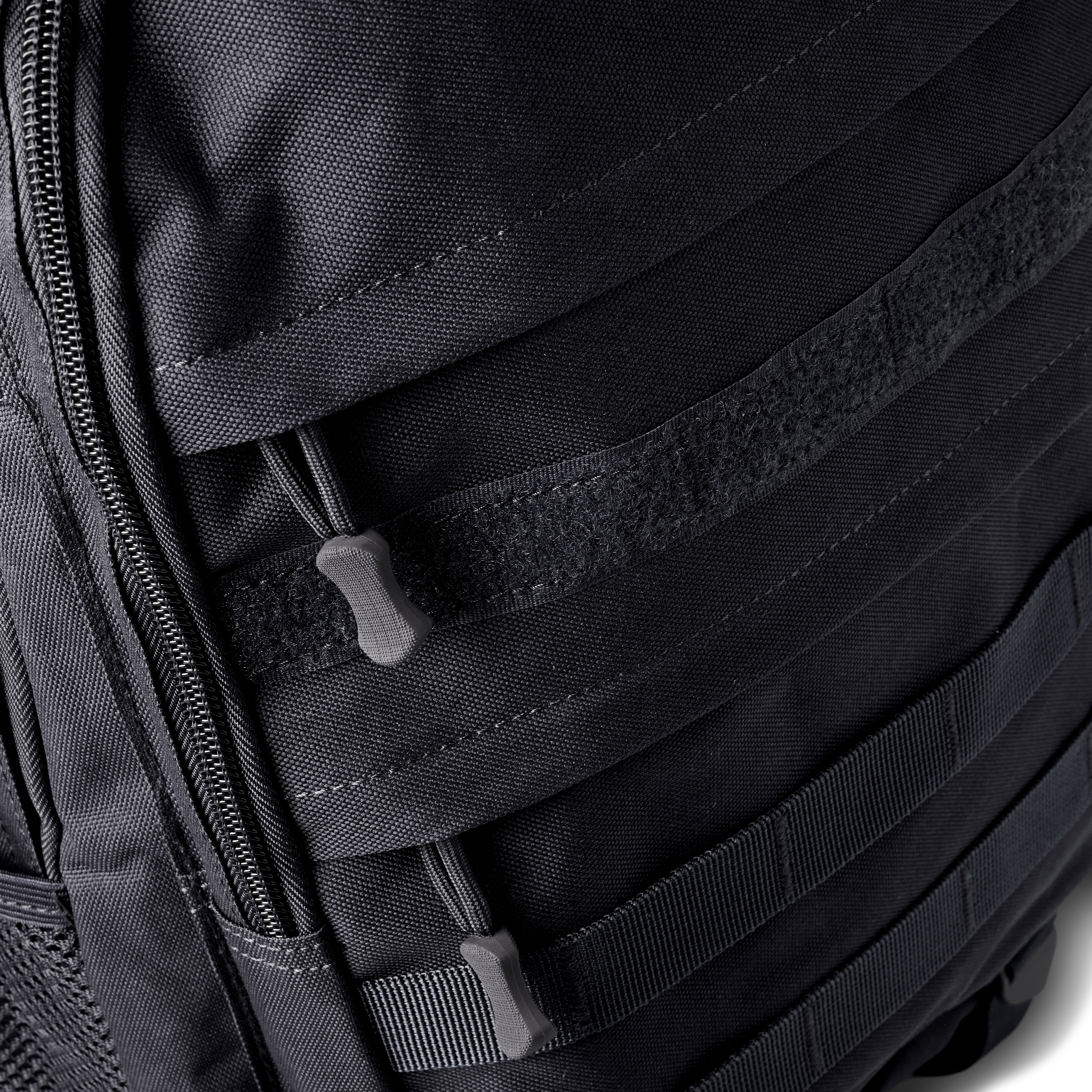 Expedition | Mochila Tática Preta de 35L com Vários Compartimentos e Painel para Distintivos - 8