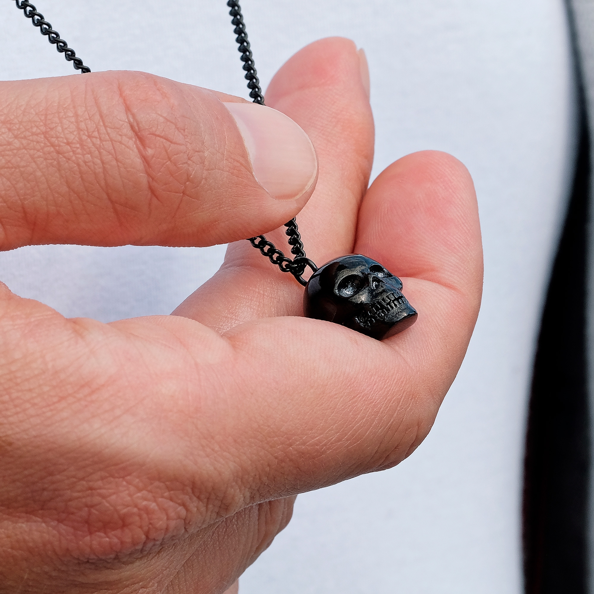 Czarny naszyjnik z czaszką - 5
