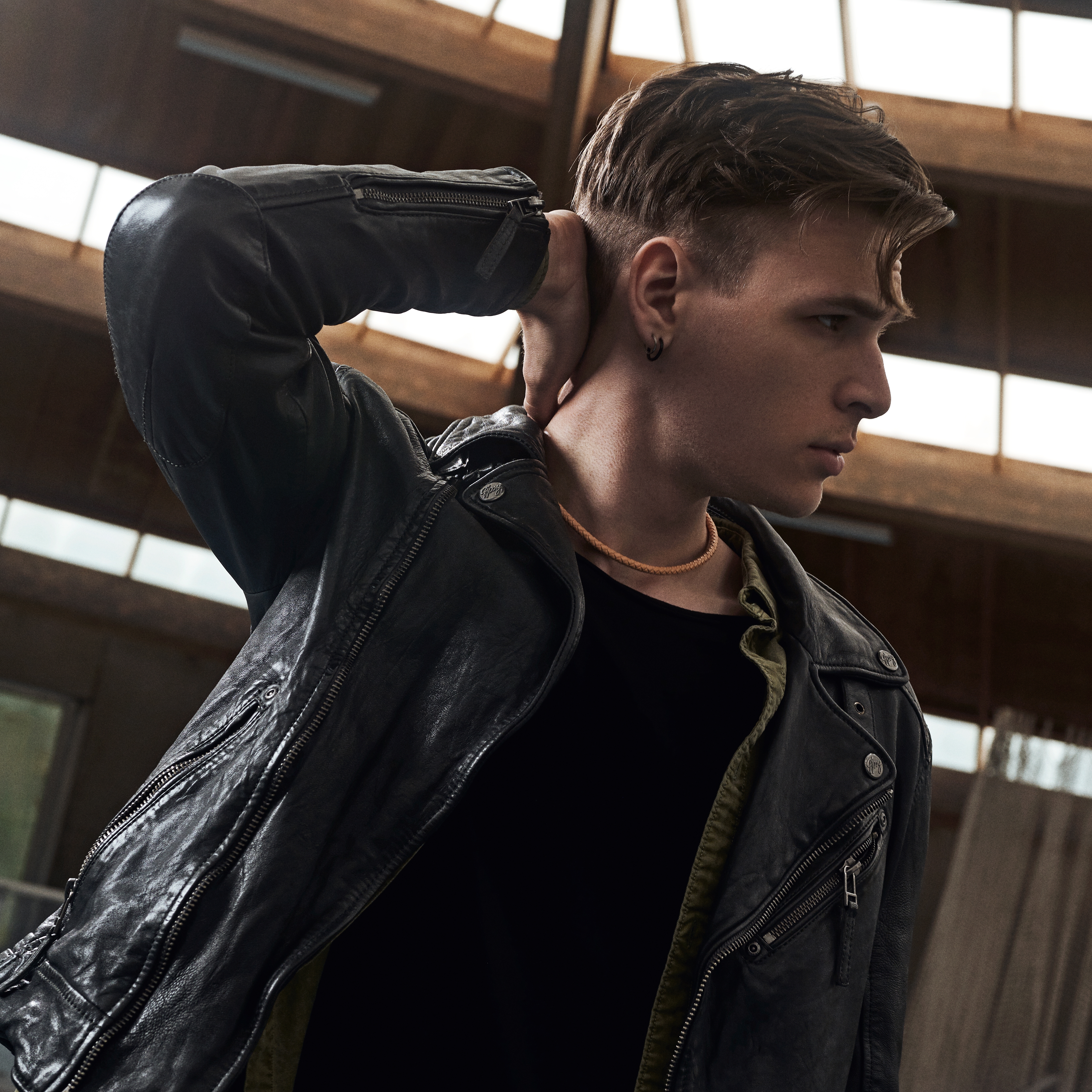 Tenvis | 5 mm Sand Leather Necklace - 5