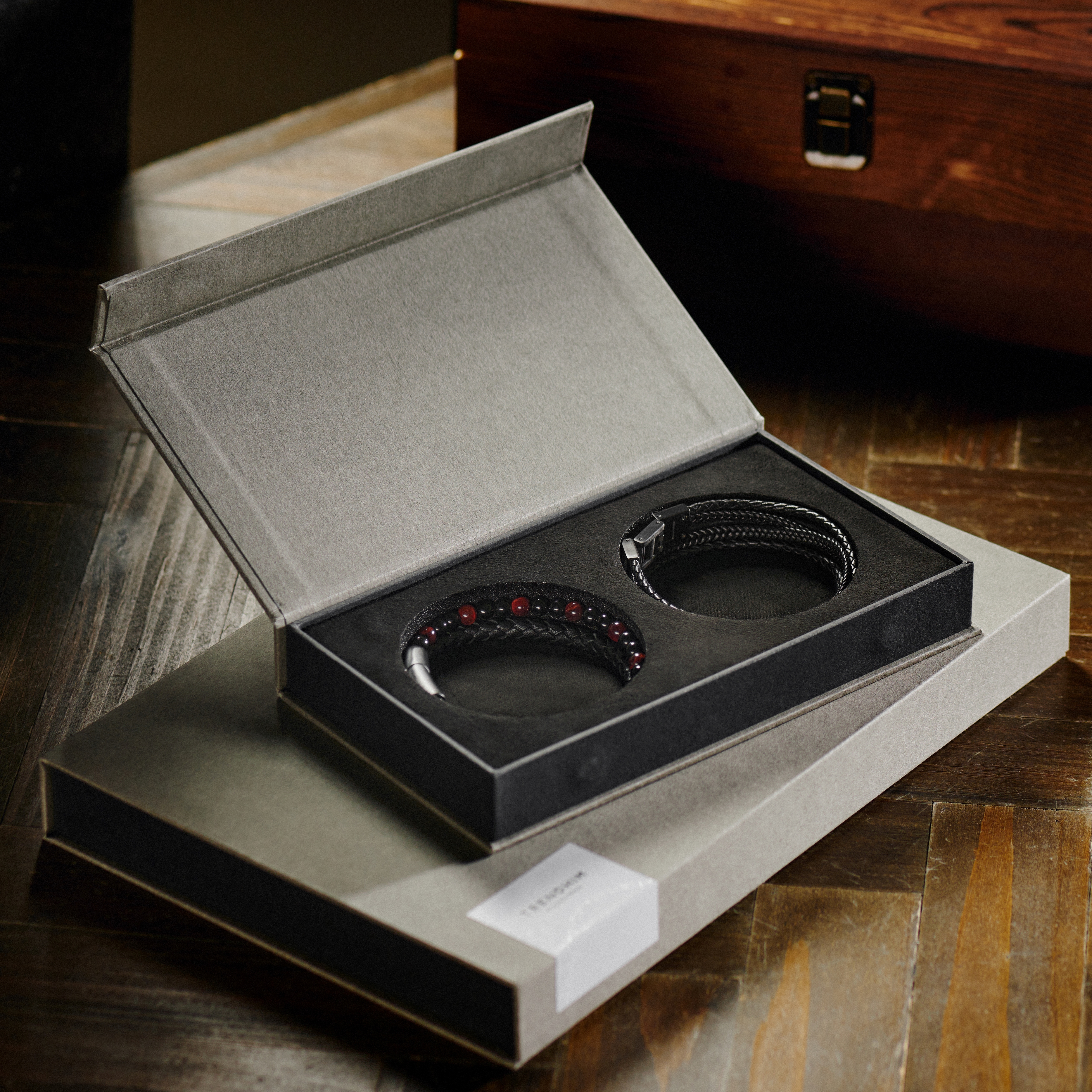 Red Tiger's Eye & Black Leather Bracelet Gift Box - 4