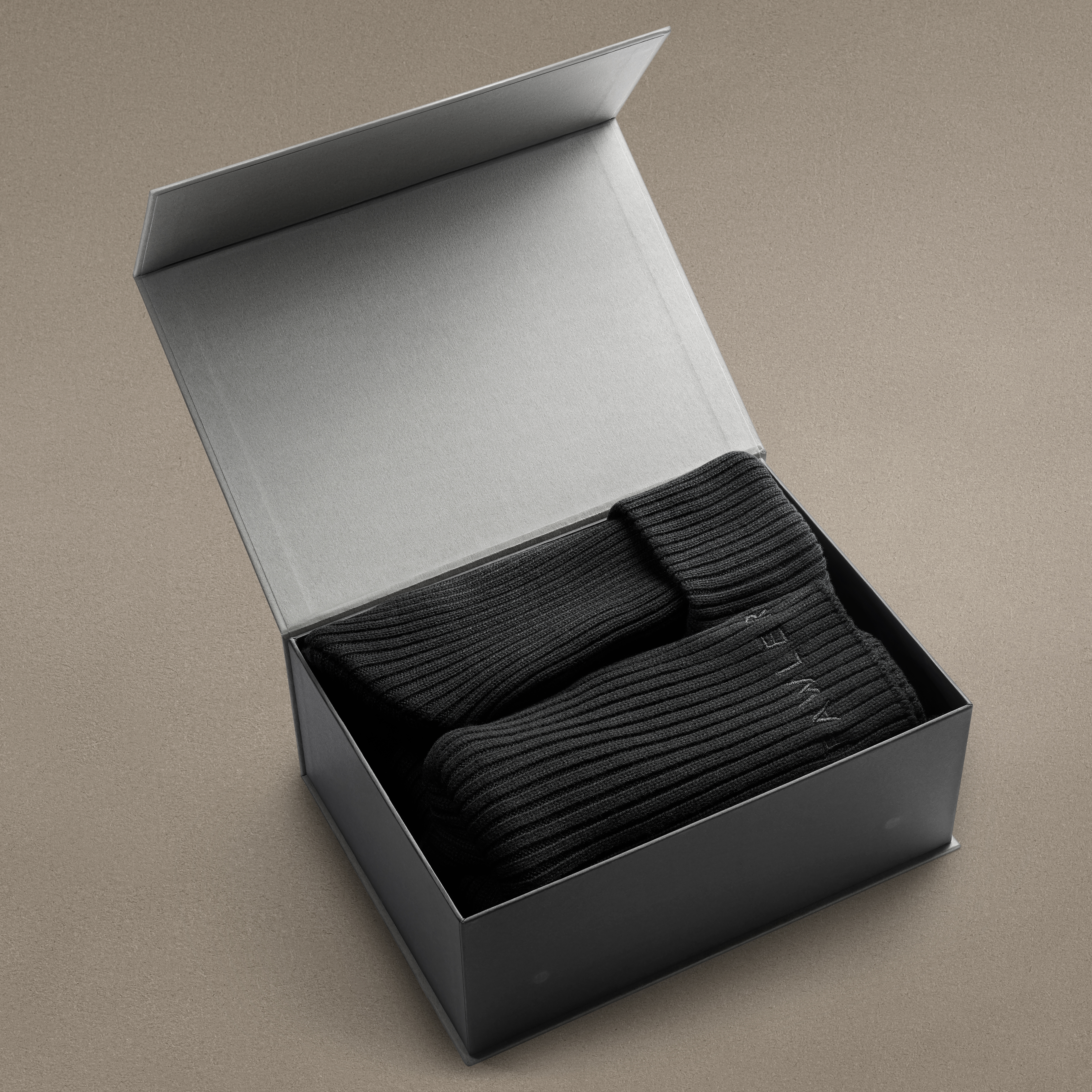 Musta Merinovilla Tuubihuivi & Puuvilla Pipo Lahjapakkaus - 3