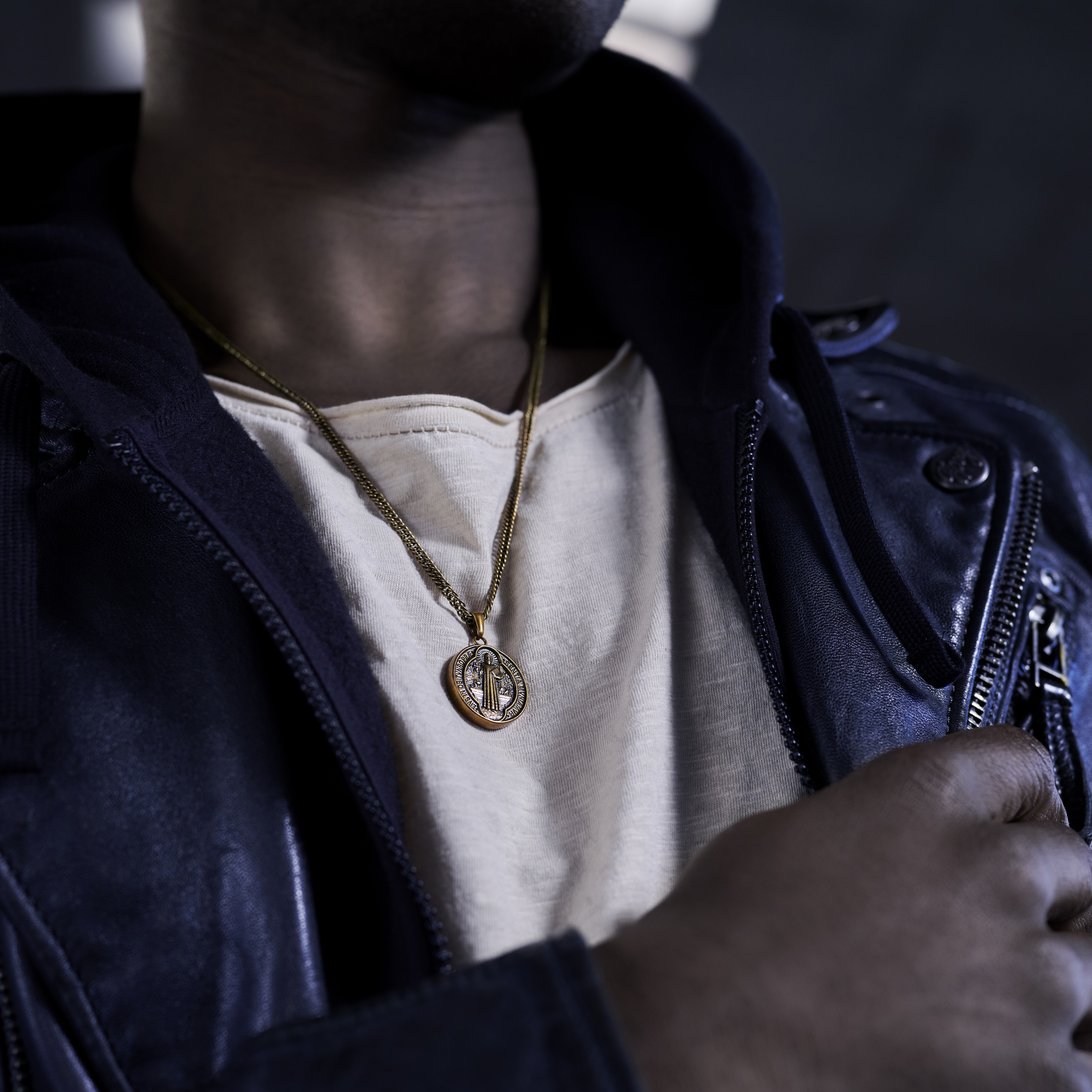 Sanctus | Goldfarbene Vintage St. Benedikt Medaille Halskette - 2