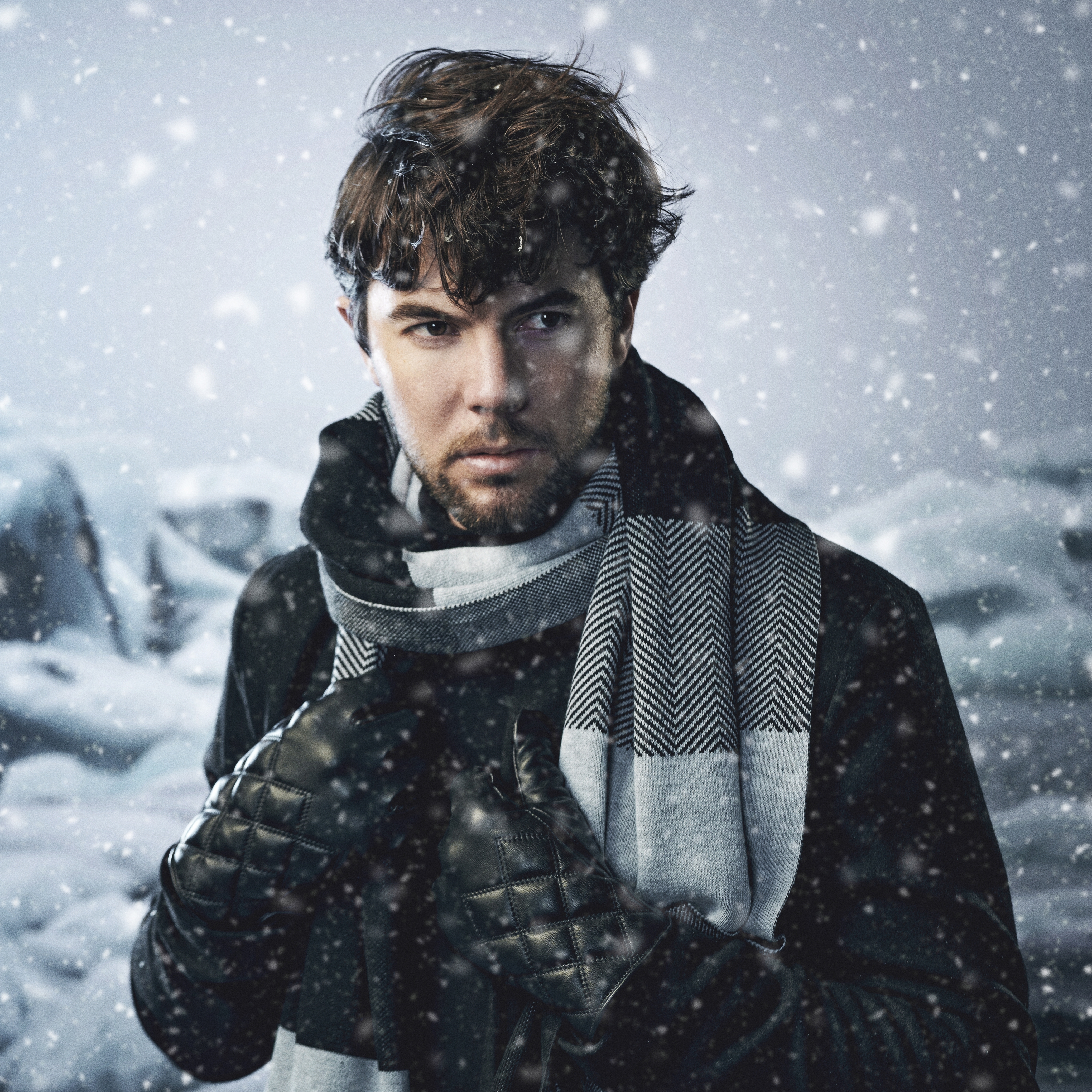 Čierno-sivý prúžkovaný šál z recyklovanej bavlny - 2