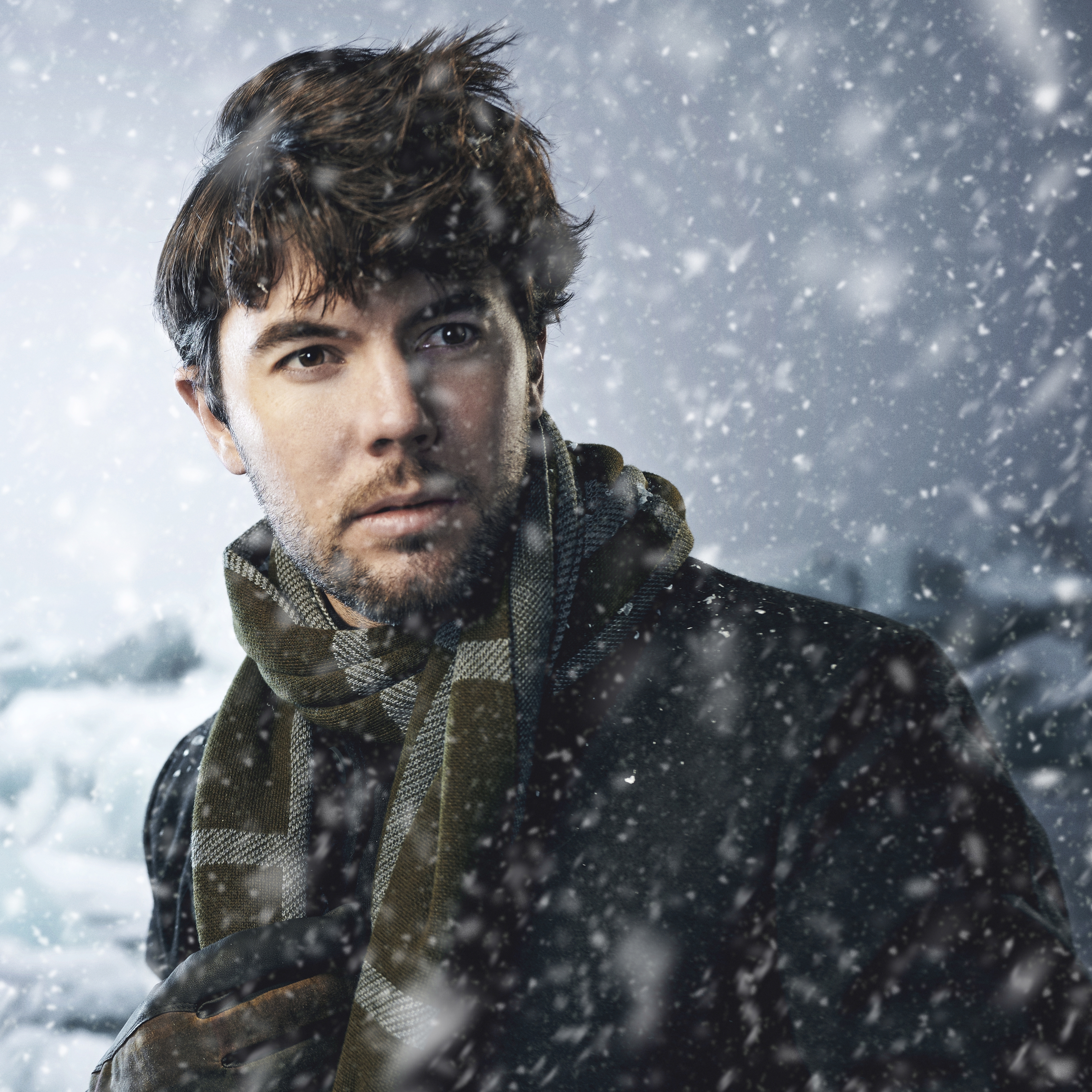 Armee-Grün und Grauer Schal aus recycelter Baumwolle mit Karomuster - 3