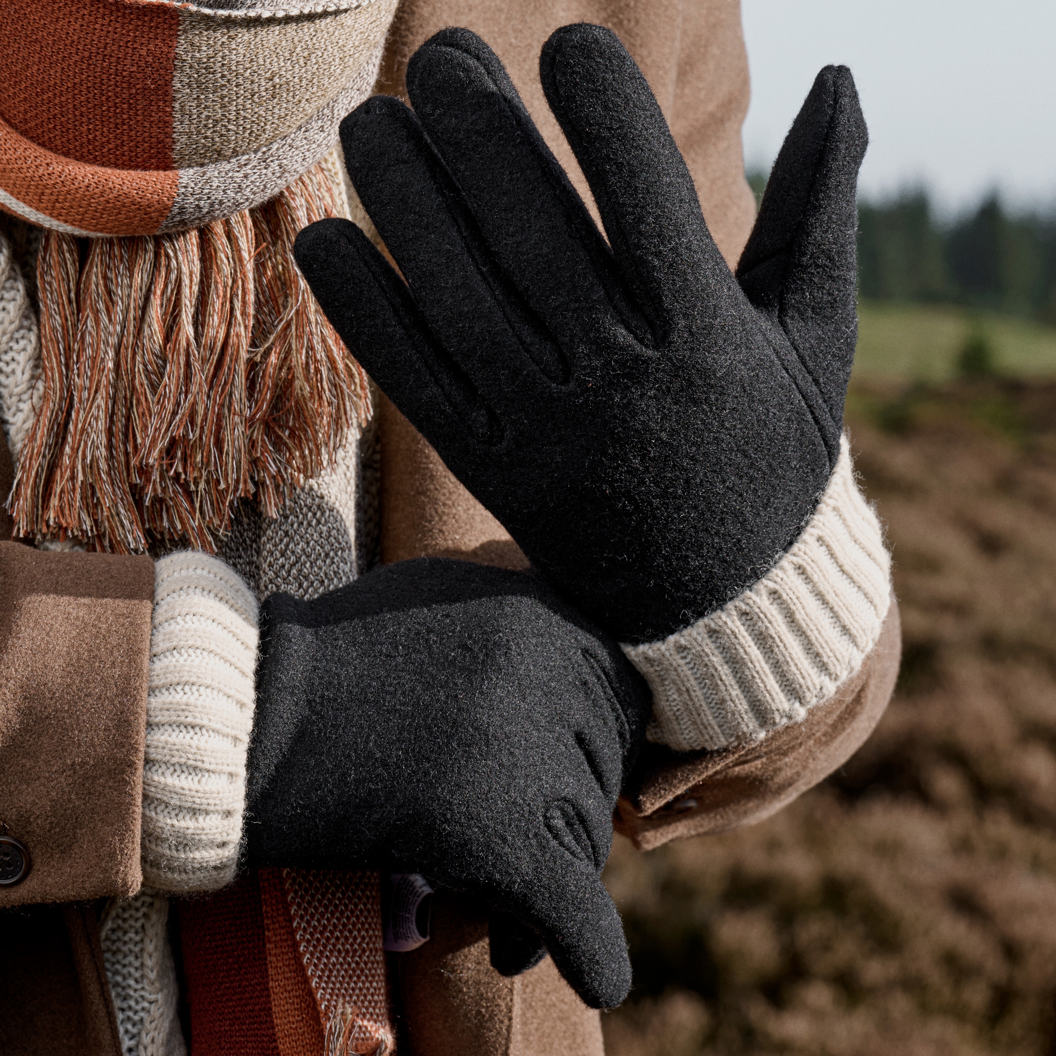Gray In | Wool | Gloves Hiems Sidegren stock! |