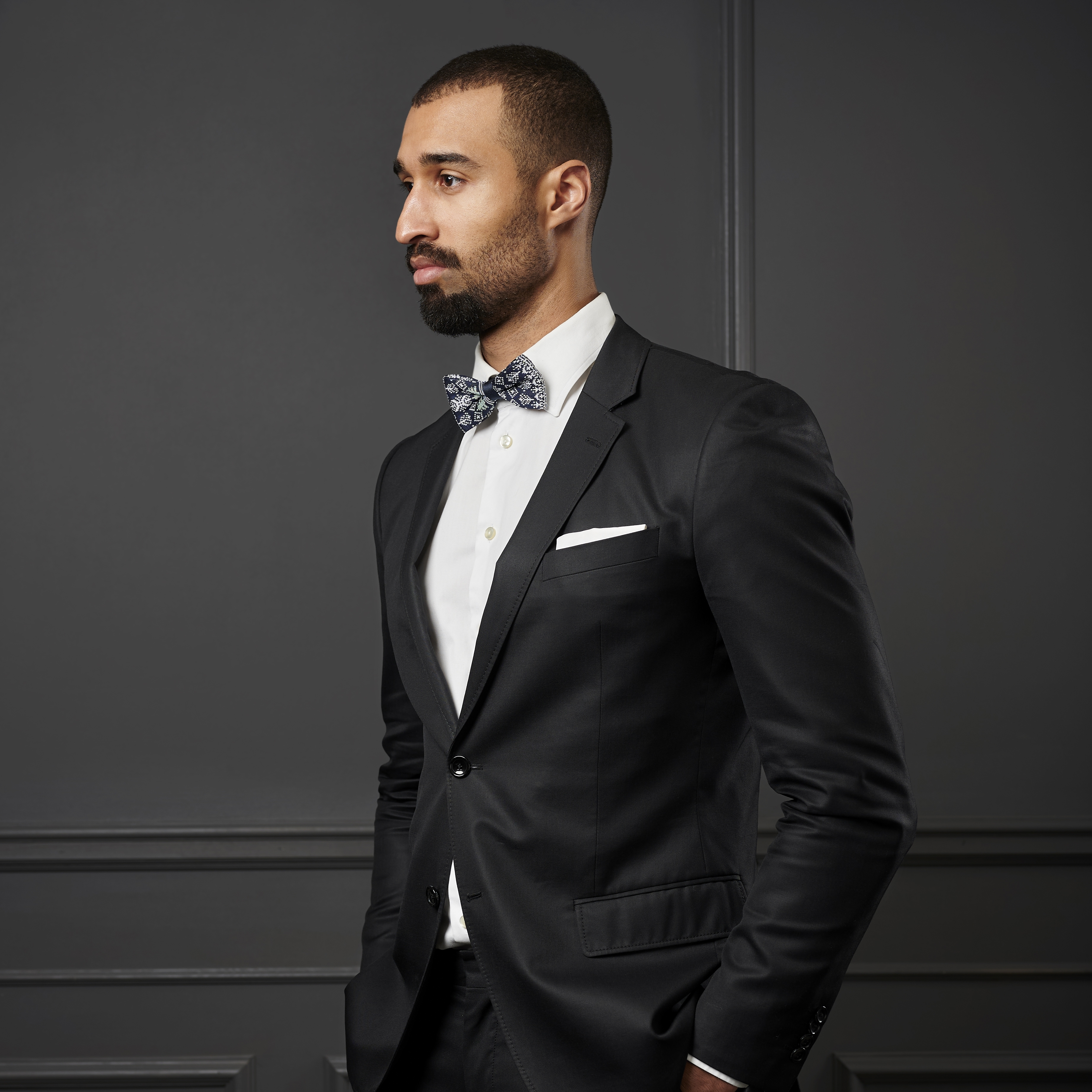 Плетена коледна папийонка в синьо и бяло - 4