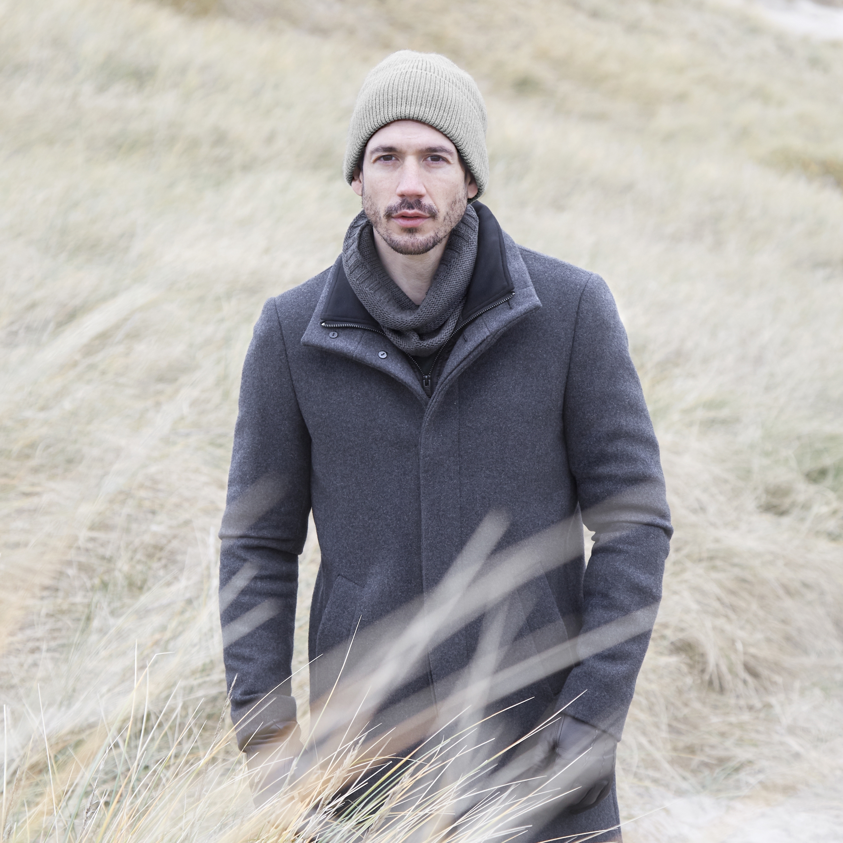 Bledosivá beanie čiapka Montagna Felice - 4