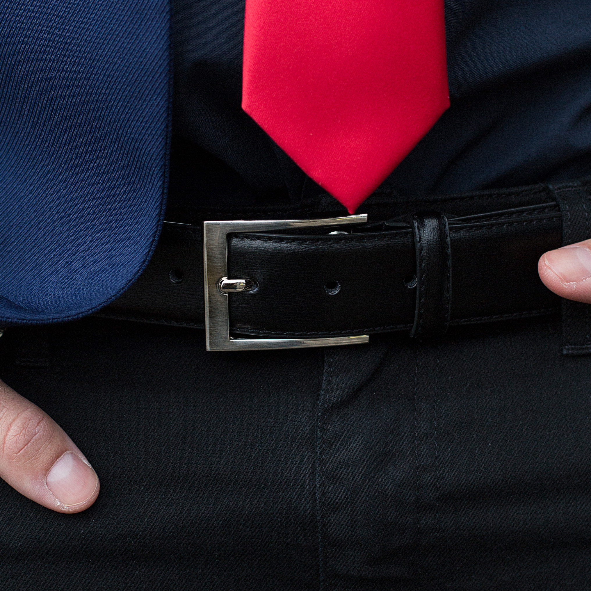 Basic Silver-Tone Buckle Black Leather Belt - 6