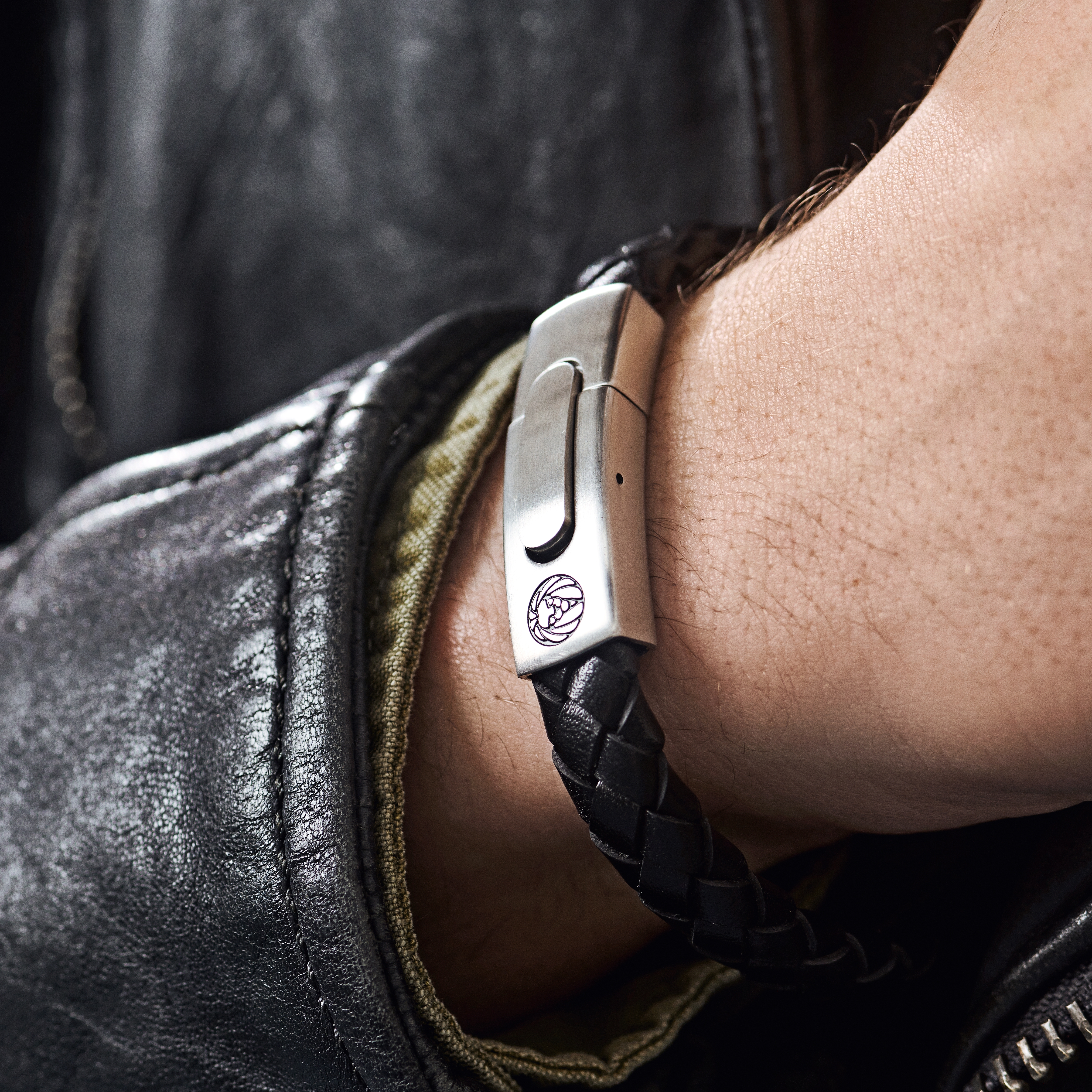 Solides schwarzes Bolo-Lederarmband - 2