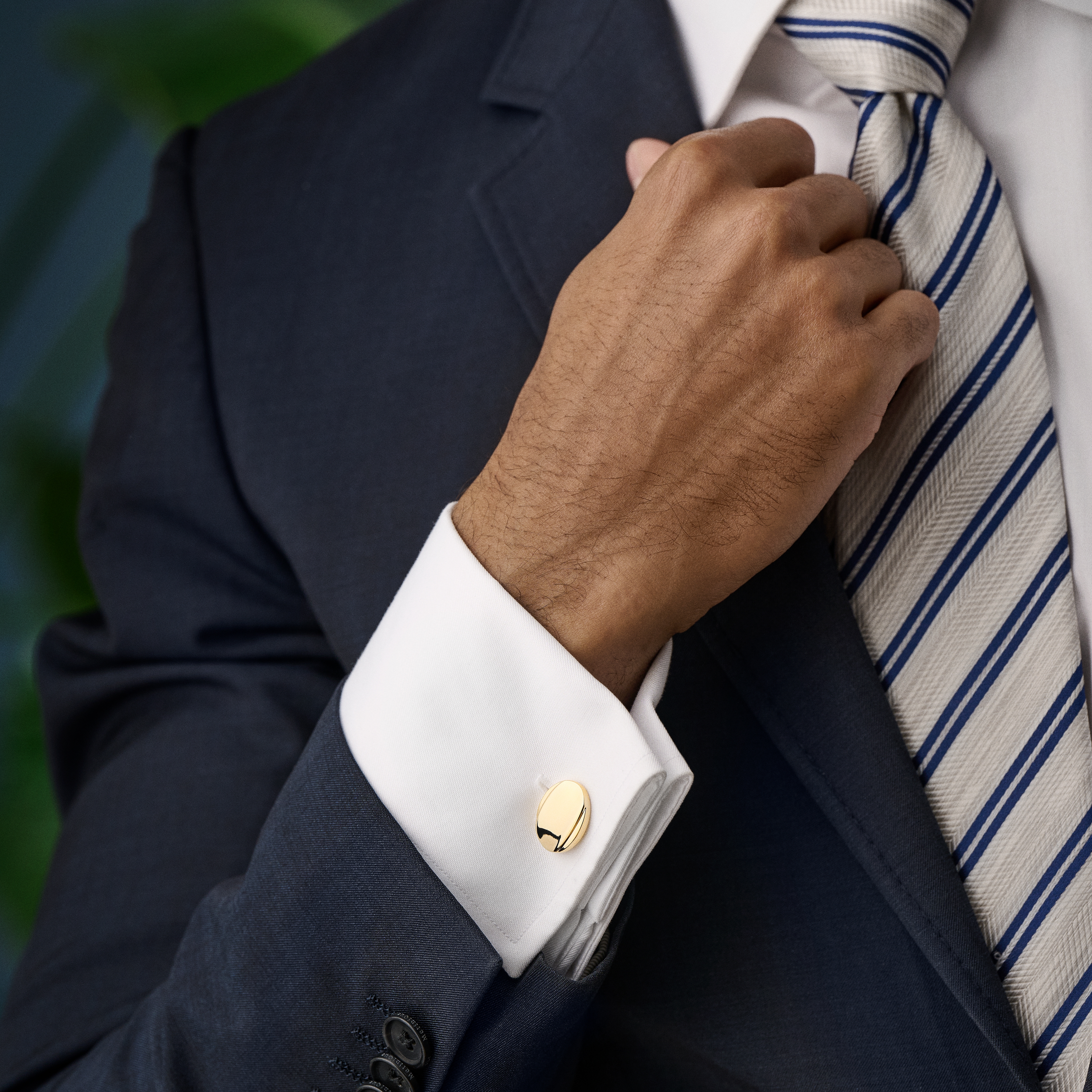 Извити овални копчета за ръкавели в златист цвят - 6