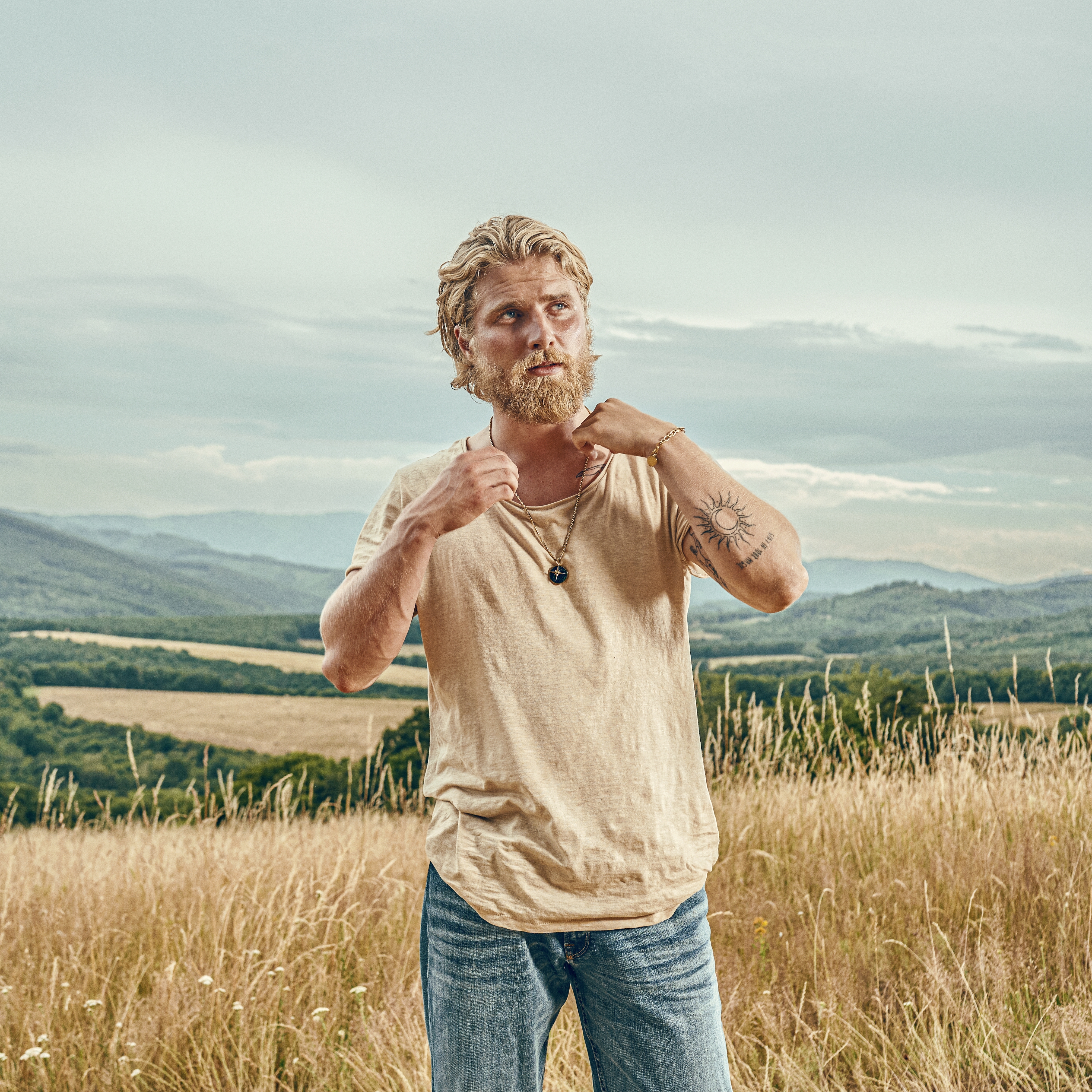 Atlas | Collar dorado con colgantes de estrella del norte y azurmalaquita  - 5