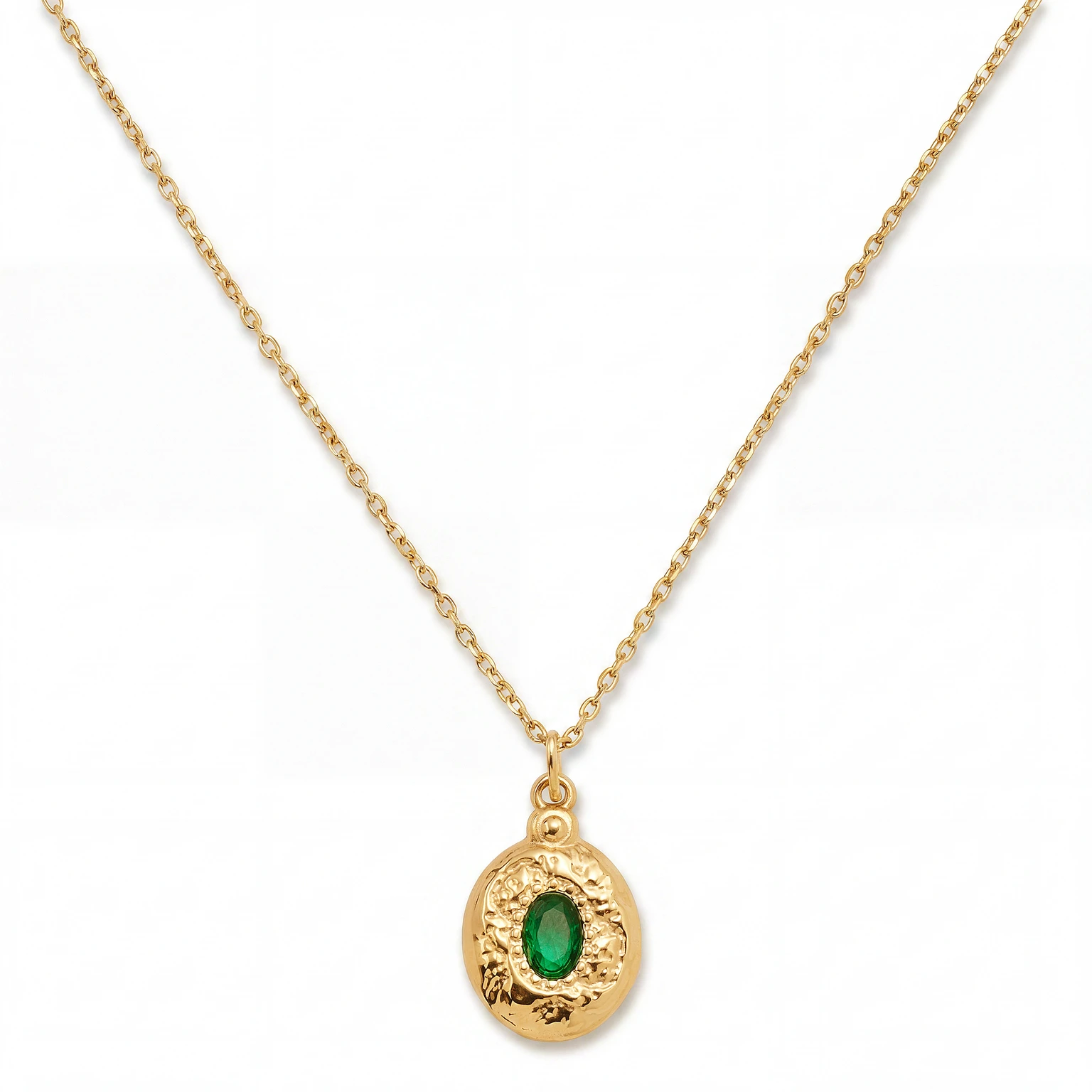 Mediterranean | 14K vergulde ketting met ovaal medaillon met smaragdgroene zirkonia Mediterranean | 14K vergulde ketting met ovaal medaillon met smaragdgroene zirkonia