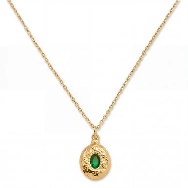 Mediterranean | Collar con medallón oval con circonita verde esmeralda chapado en oro de 14K Mediterranean | Collar con medallón oval con circonita verde esmeralda chapado en oro de 14K