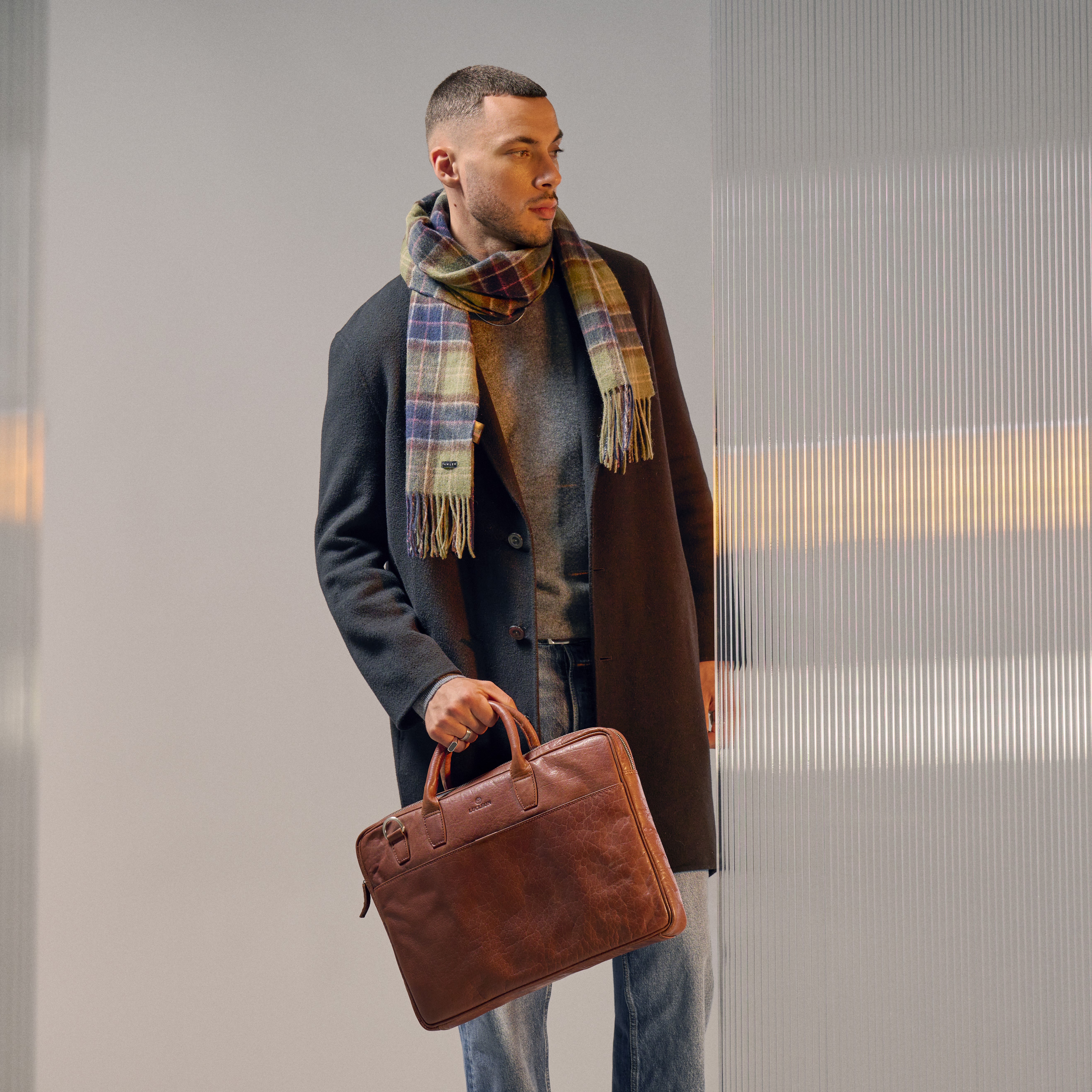 Kullanruskea kapea 15" Montreal-nahkasalkku - 5