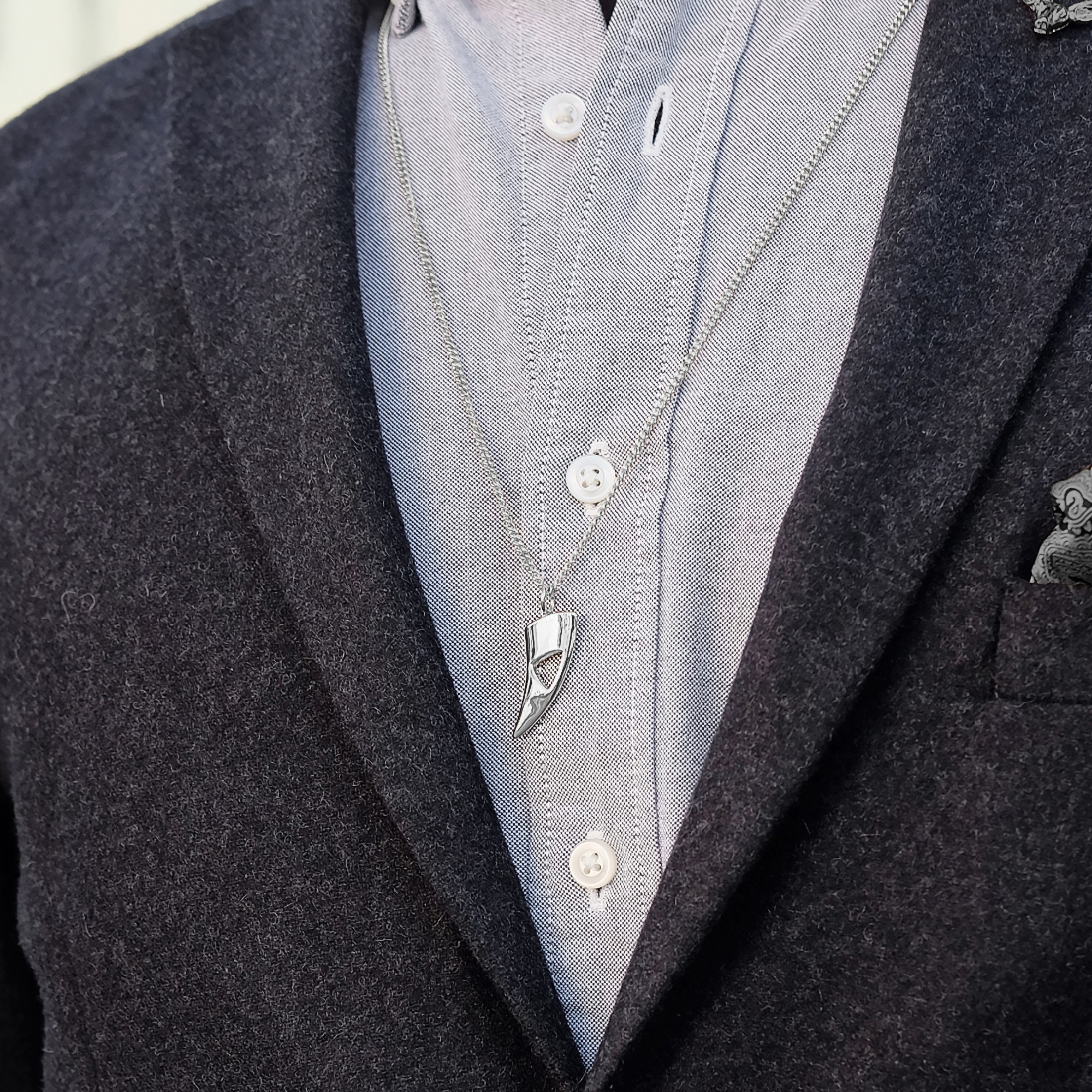 Ocelový náhrdelník Zub s výřezem ve stříbrném tónu - 5