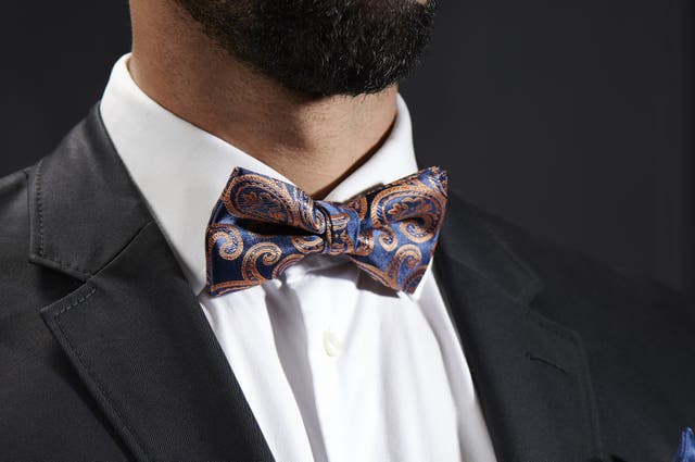 Discover how to adjust a bow tie with our step-by-step guide. Learn techniques to tighten and customise your bow tie for the perfect fit and style.