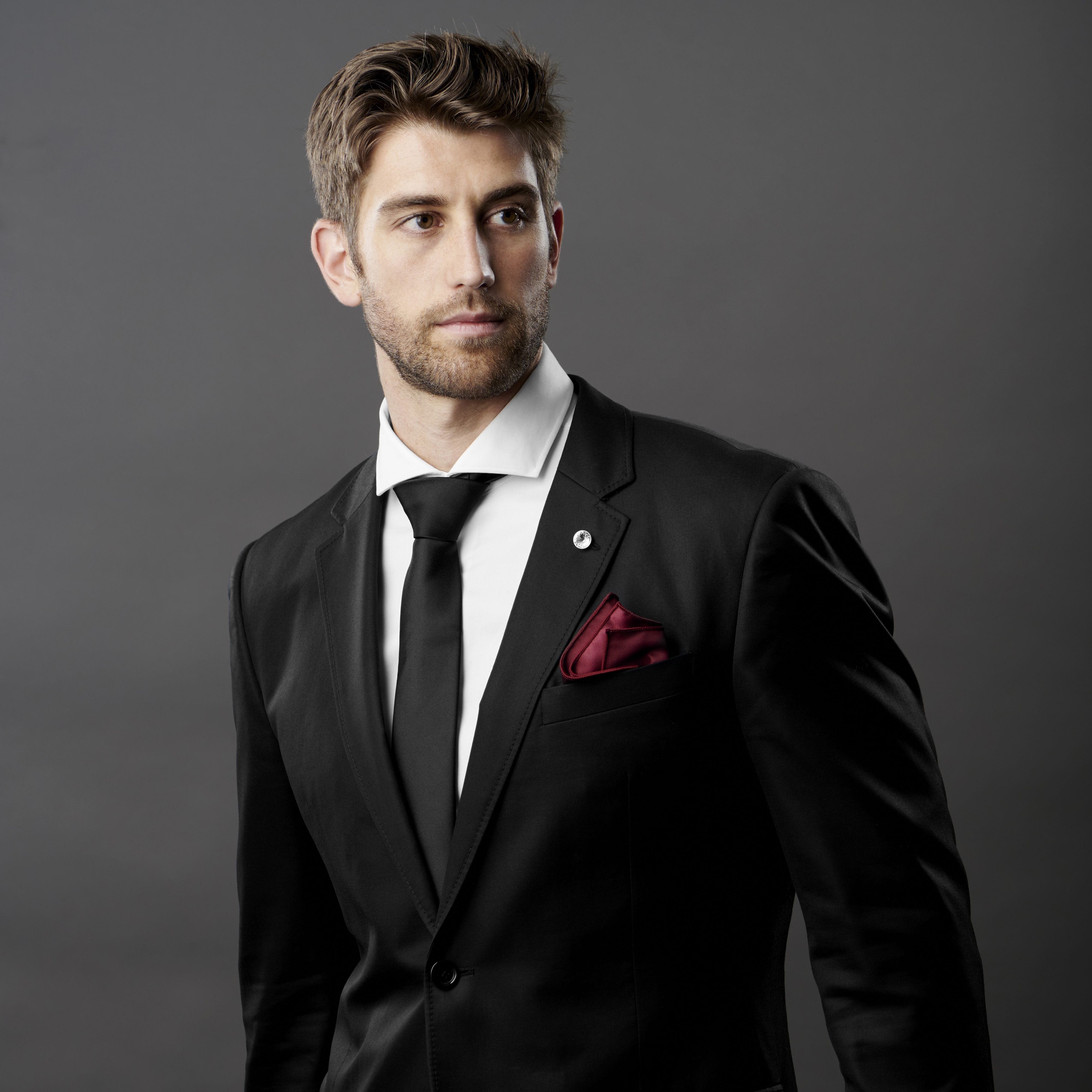 Wytworna srebrzysta szpilka do klapy - 5