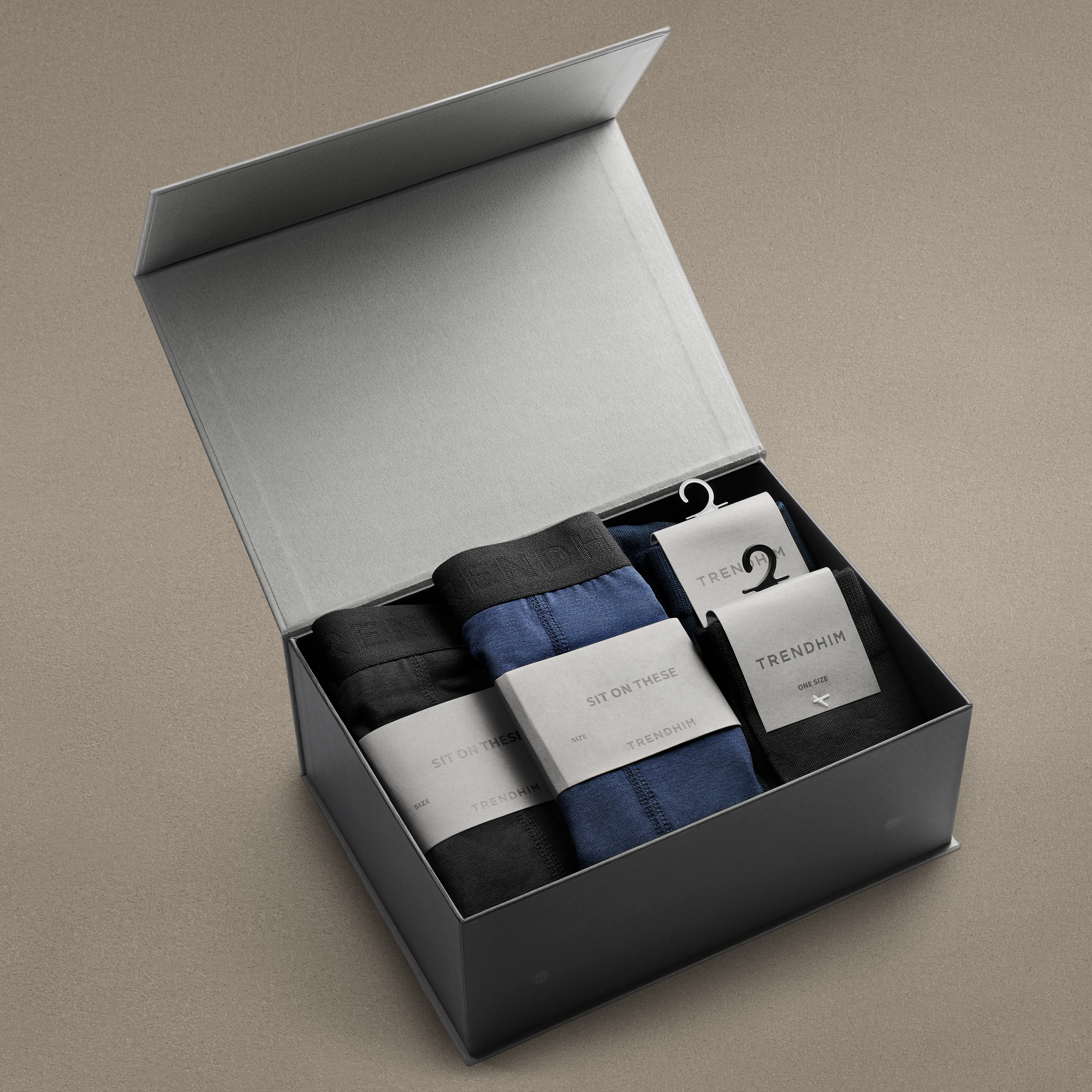 FreeFeel | XXL | Cutie cadou lenjerie intimă din bambus | Boxeri negri și albastru regal & Șosete - 3