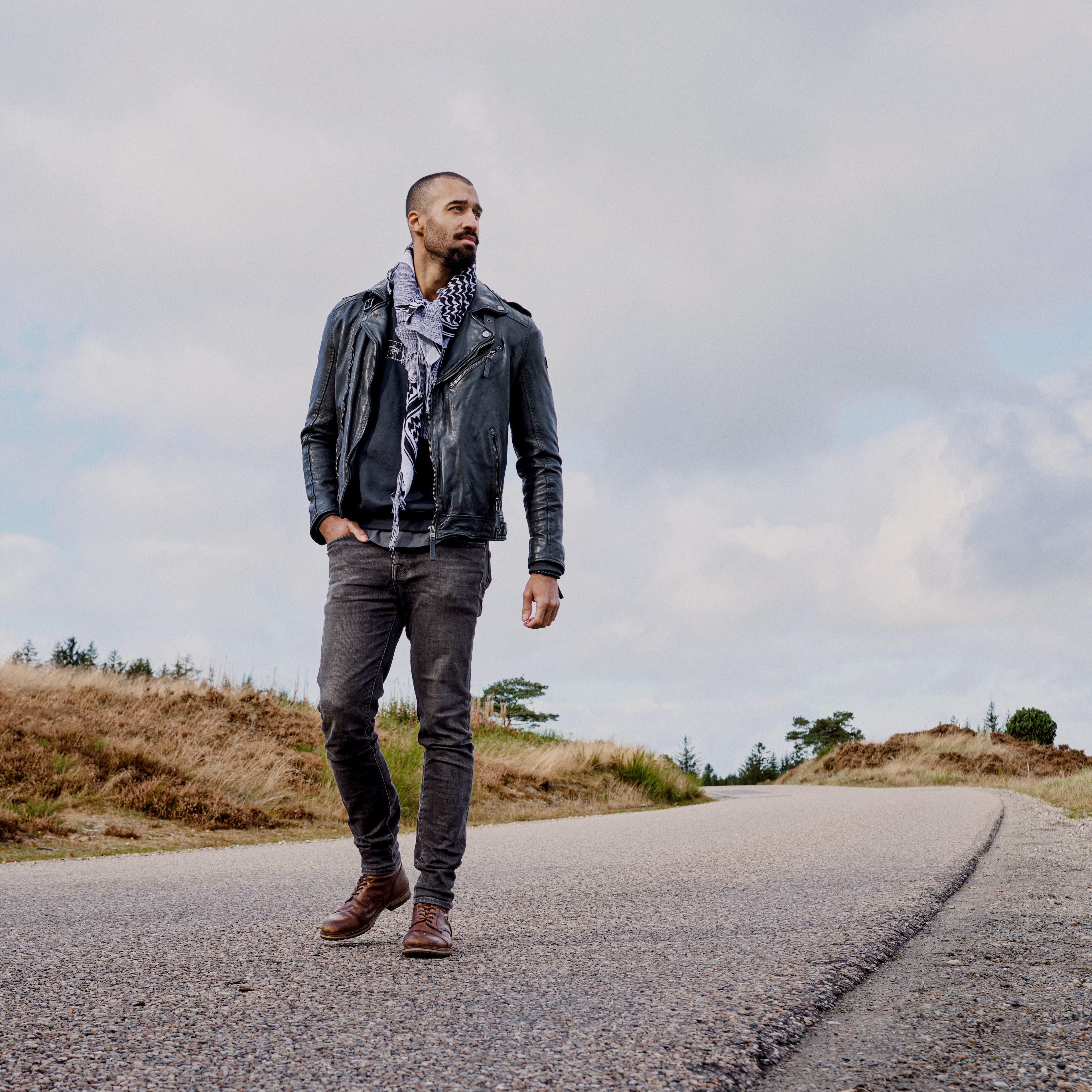 Hiems | Čierno-biely kockovaný šál bandana - 5