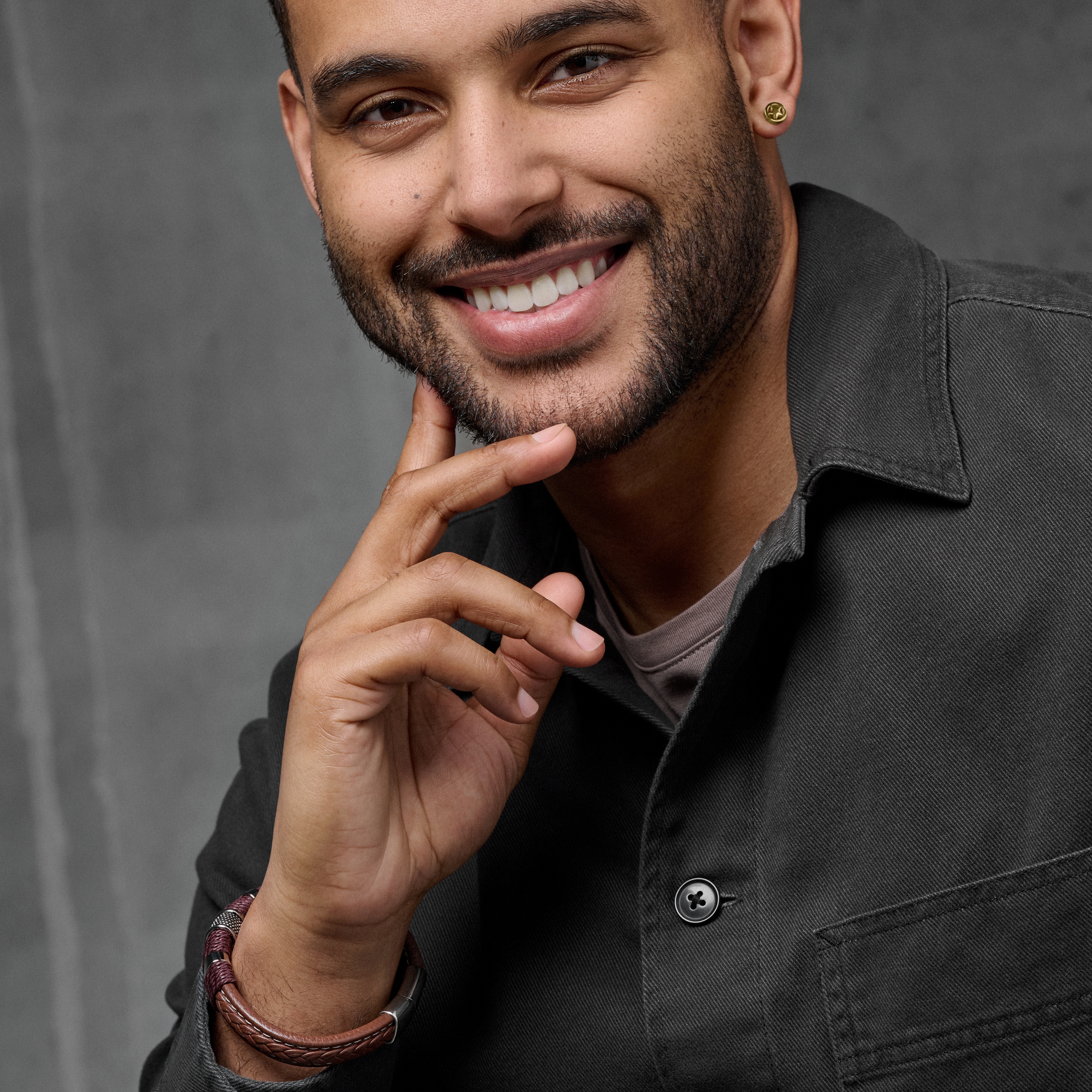 Detaljert Gullfarget Stålørering - 6