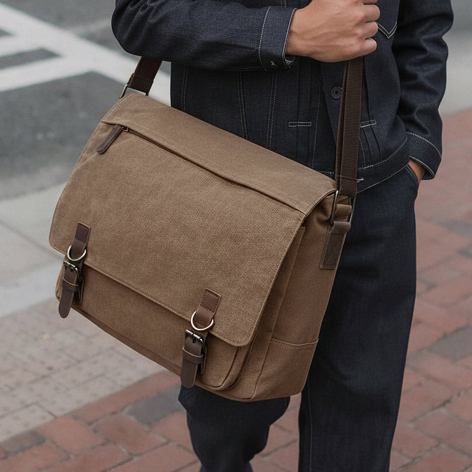 Карамеленокафява брезентова куриерска чанта - 3