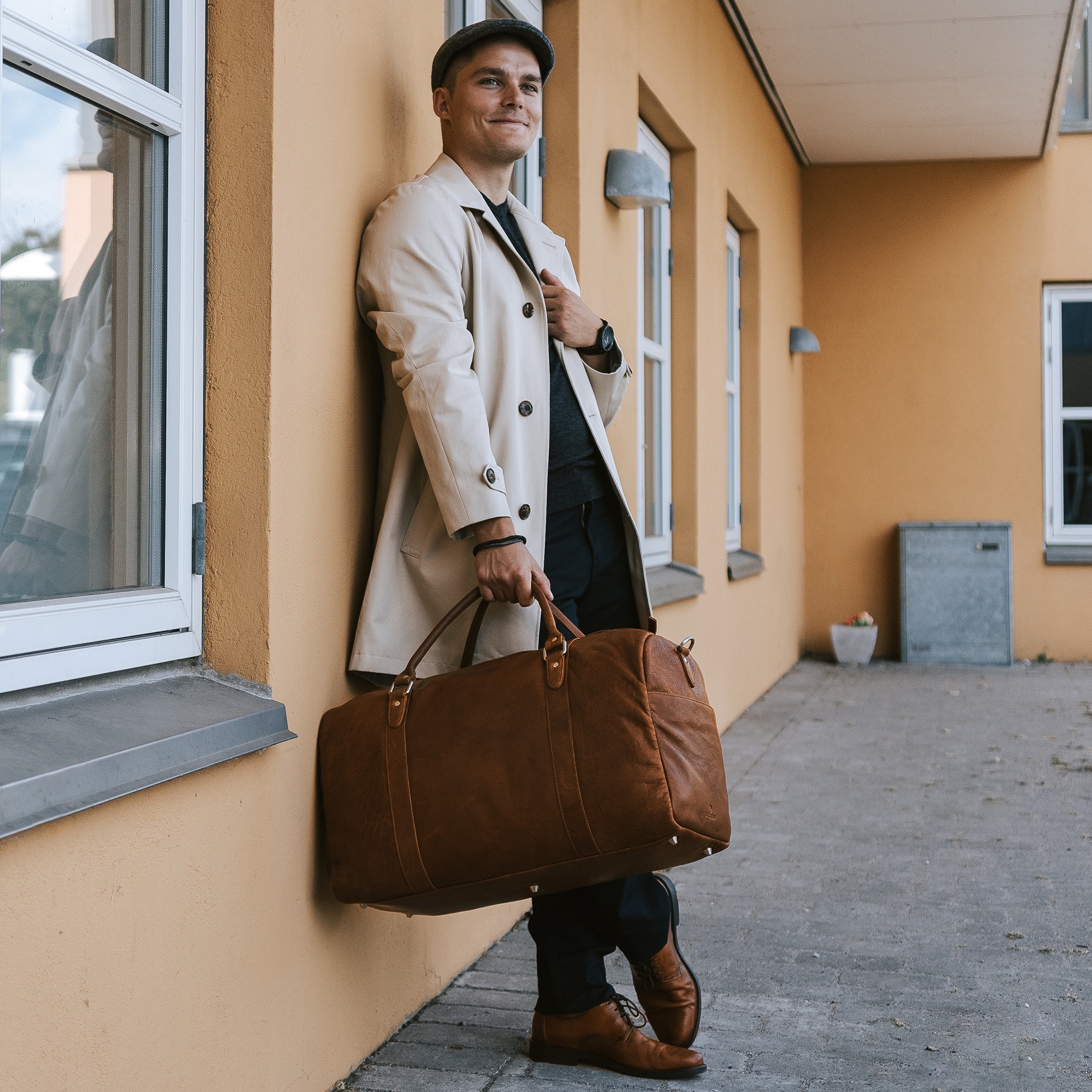 Keltaruskea California-urheilukassi - 4