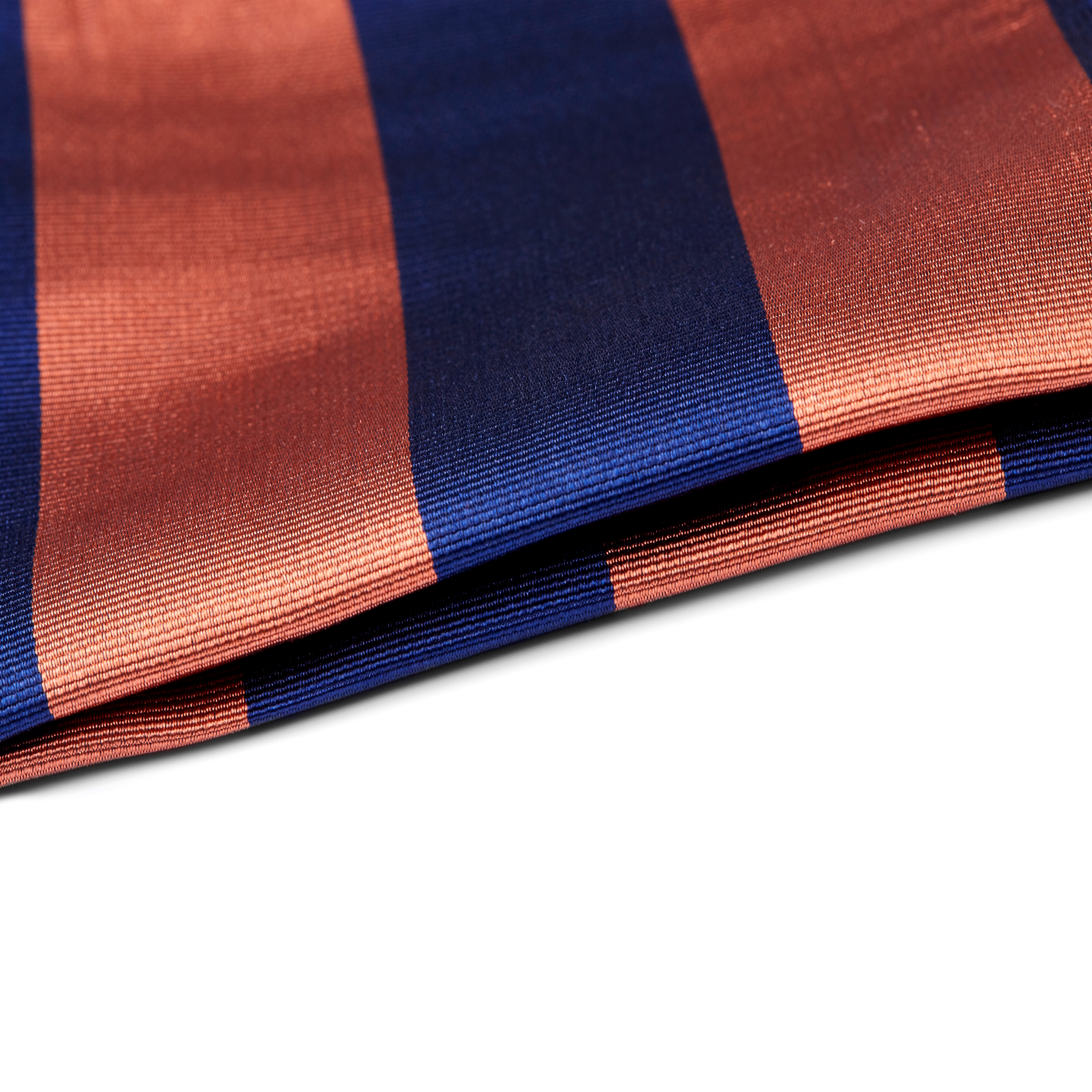 Pochette de costume en soie à rayures bleu marine et orange - 2