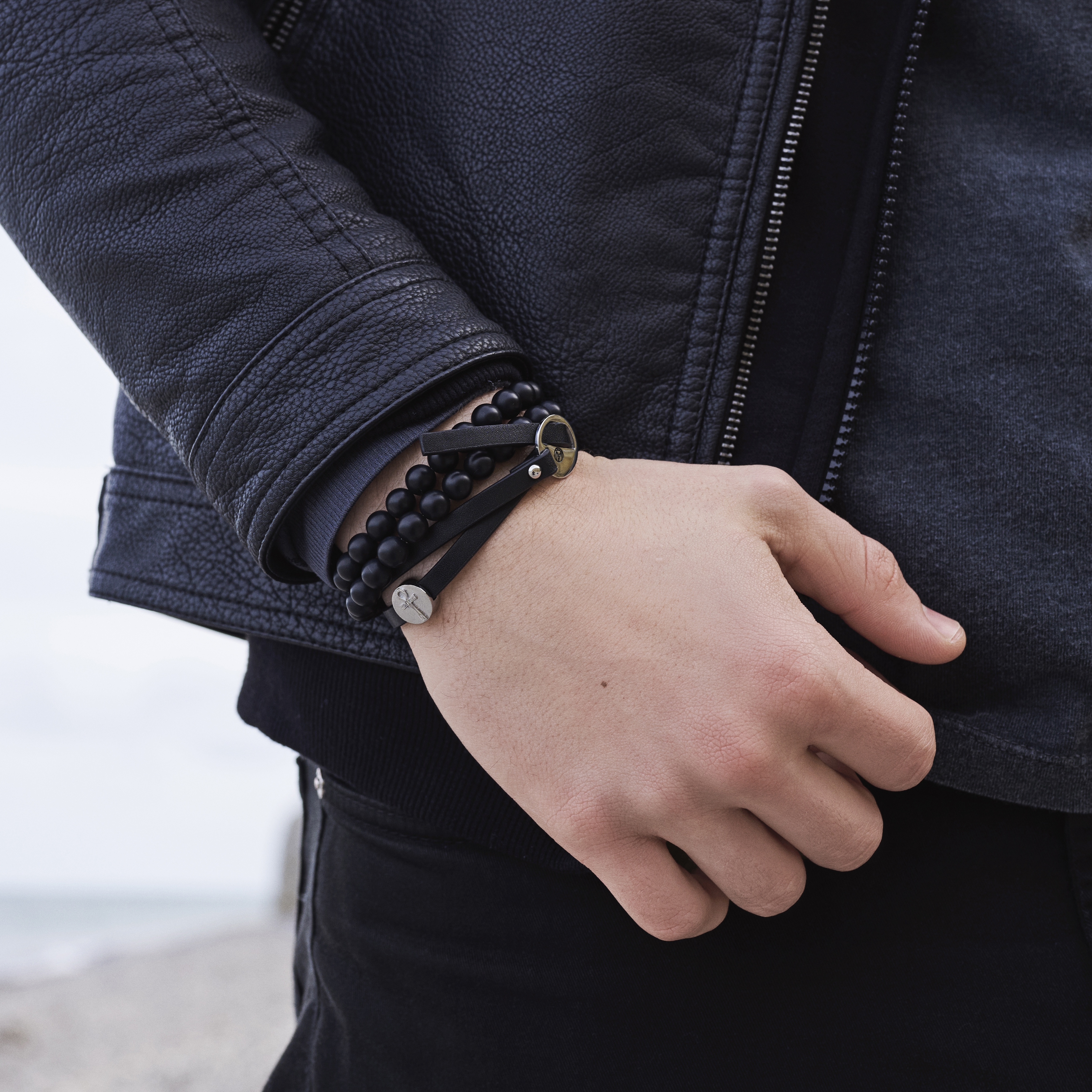 Ankh Schwarzes &amp; Silberfarbenes Armbandset - 2