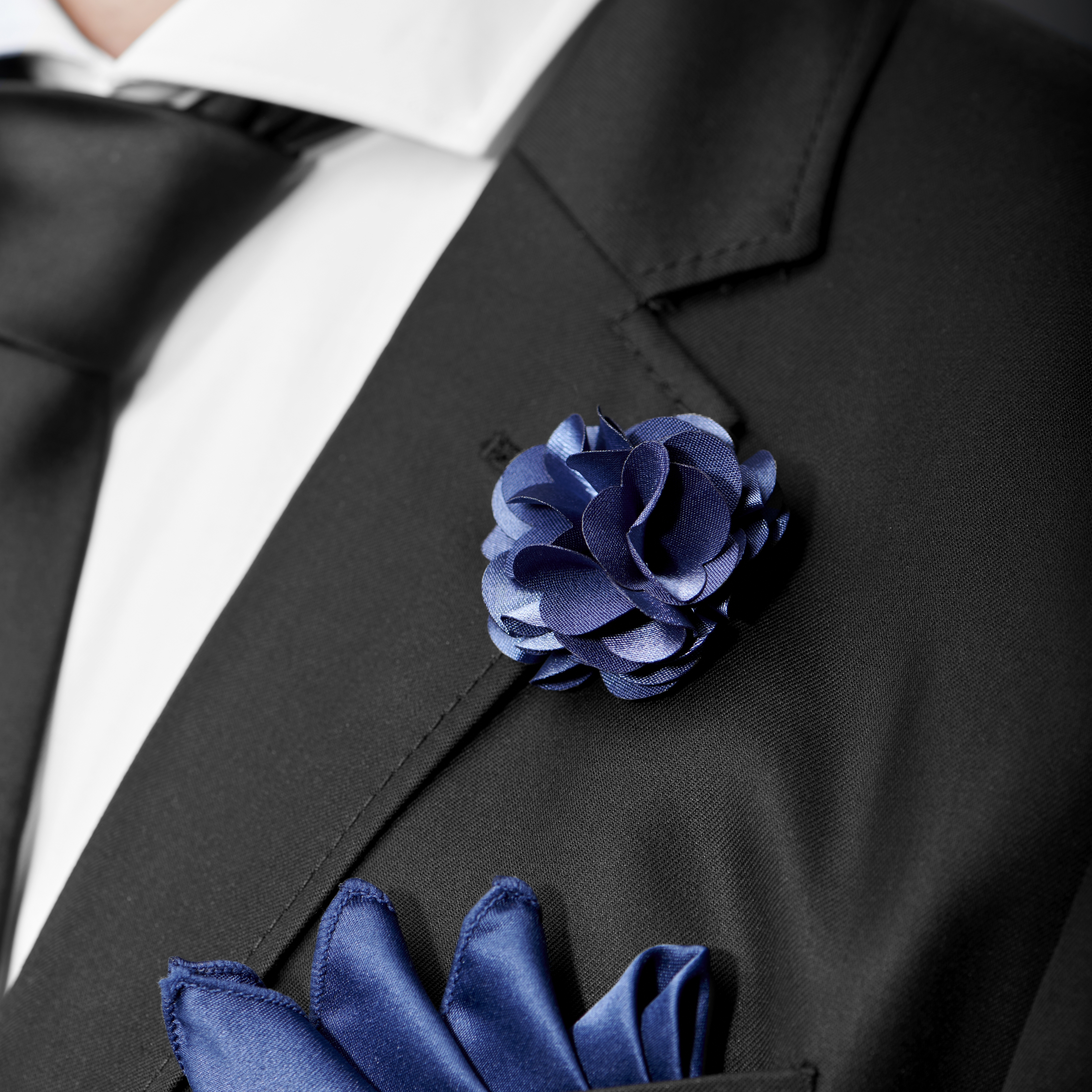 Luxurious Navy Lapel Flower - 3