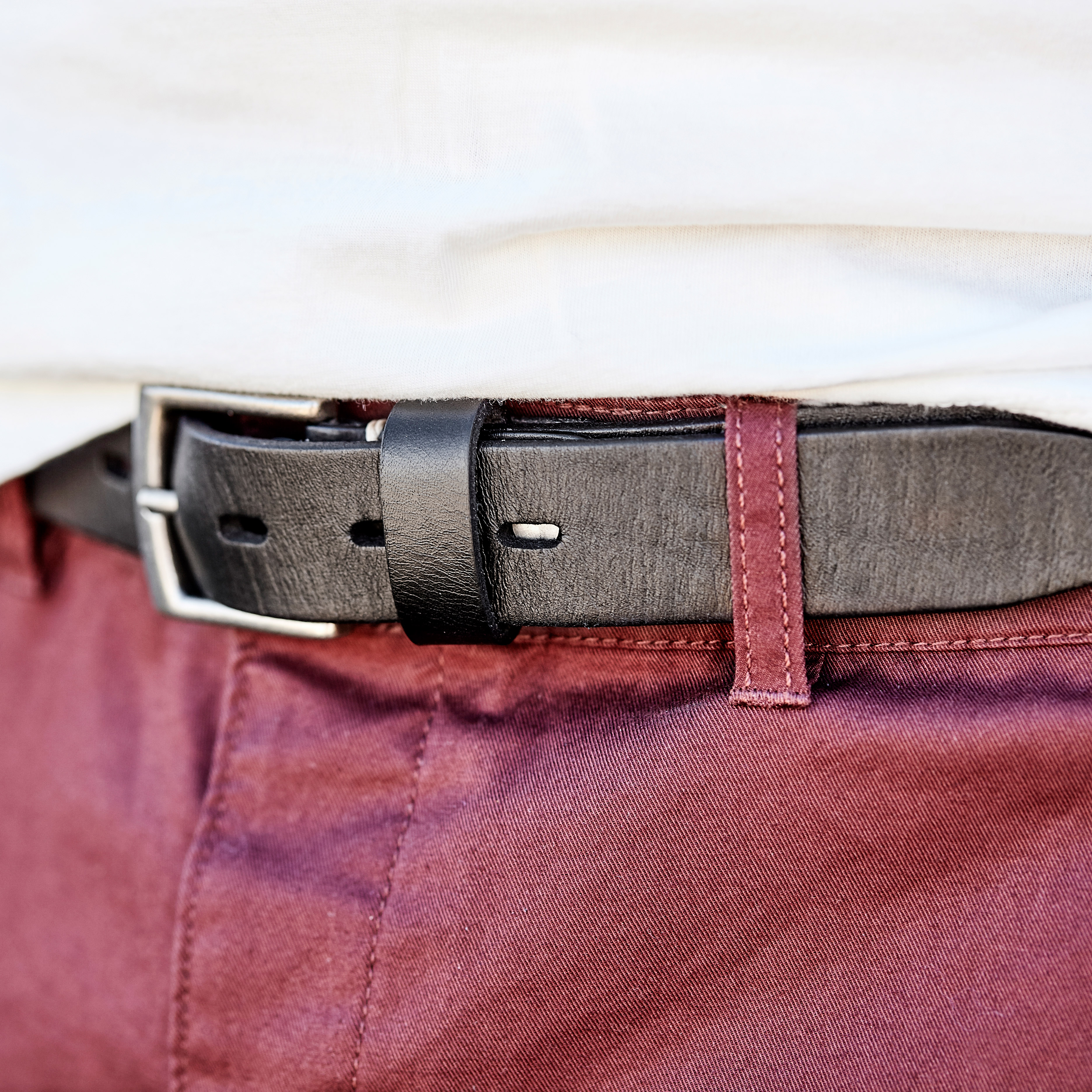 Kapea musta nahkavyö - 4