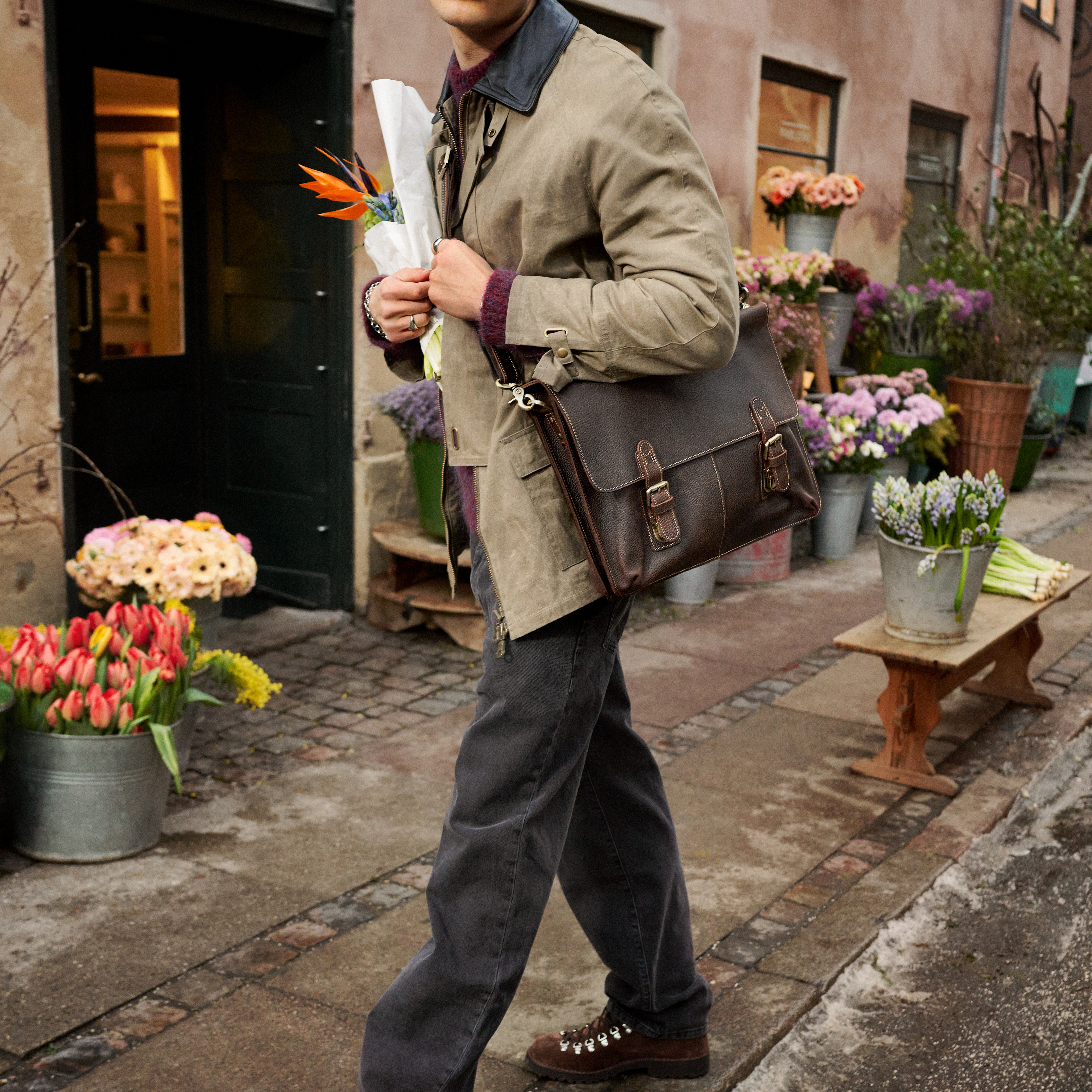 Bolsa de Ombro em Pele Castanho Escura - 3