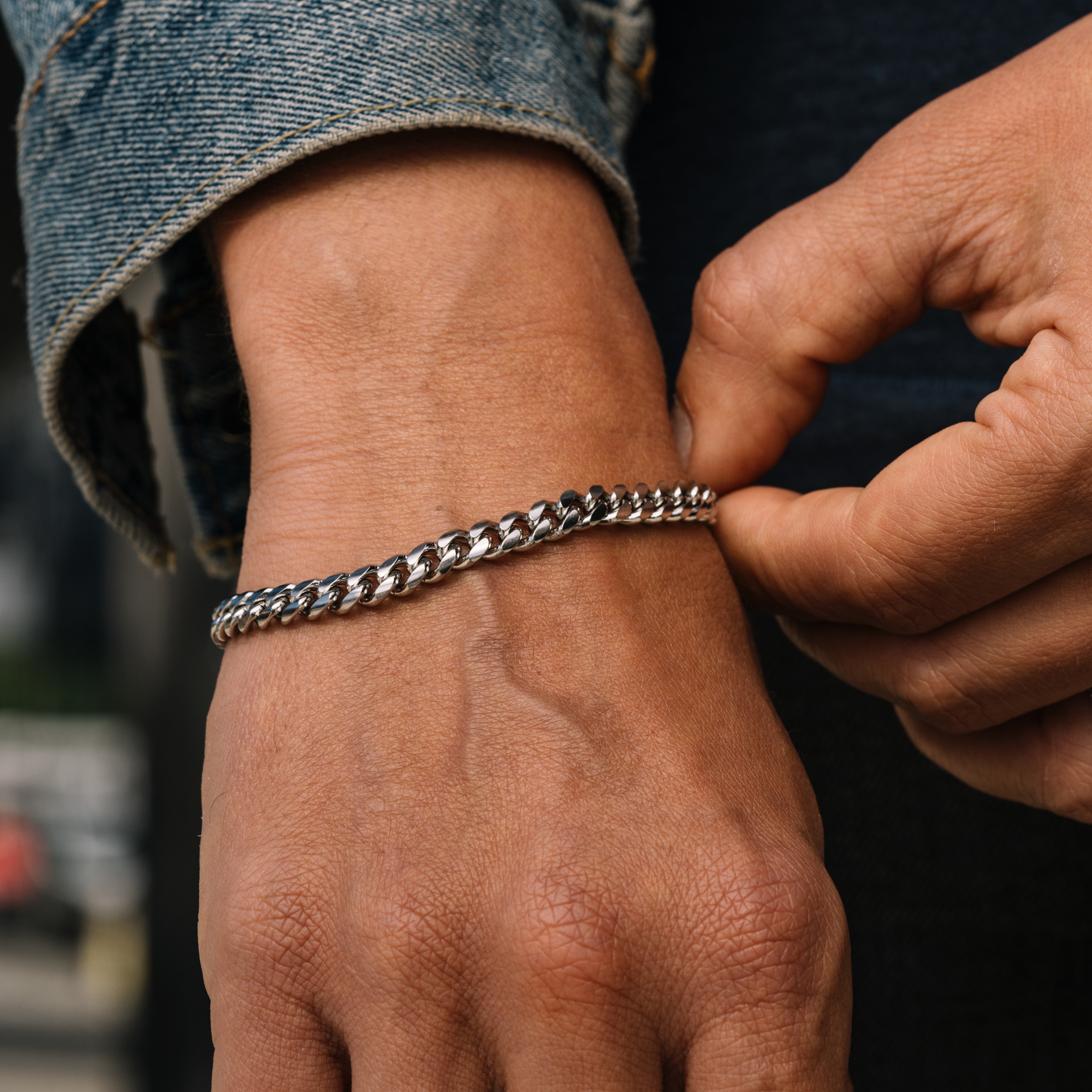 Lui Omgaan besluiten 6mm Silver-Tone Stainless Steel Curb Chain Bracelet | In stock! | Lucleon