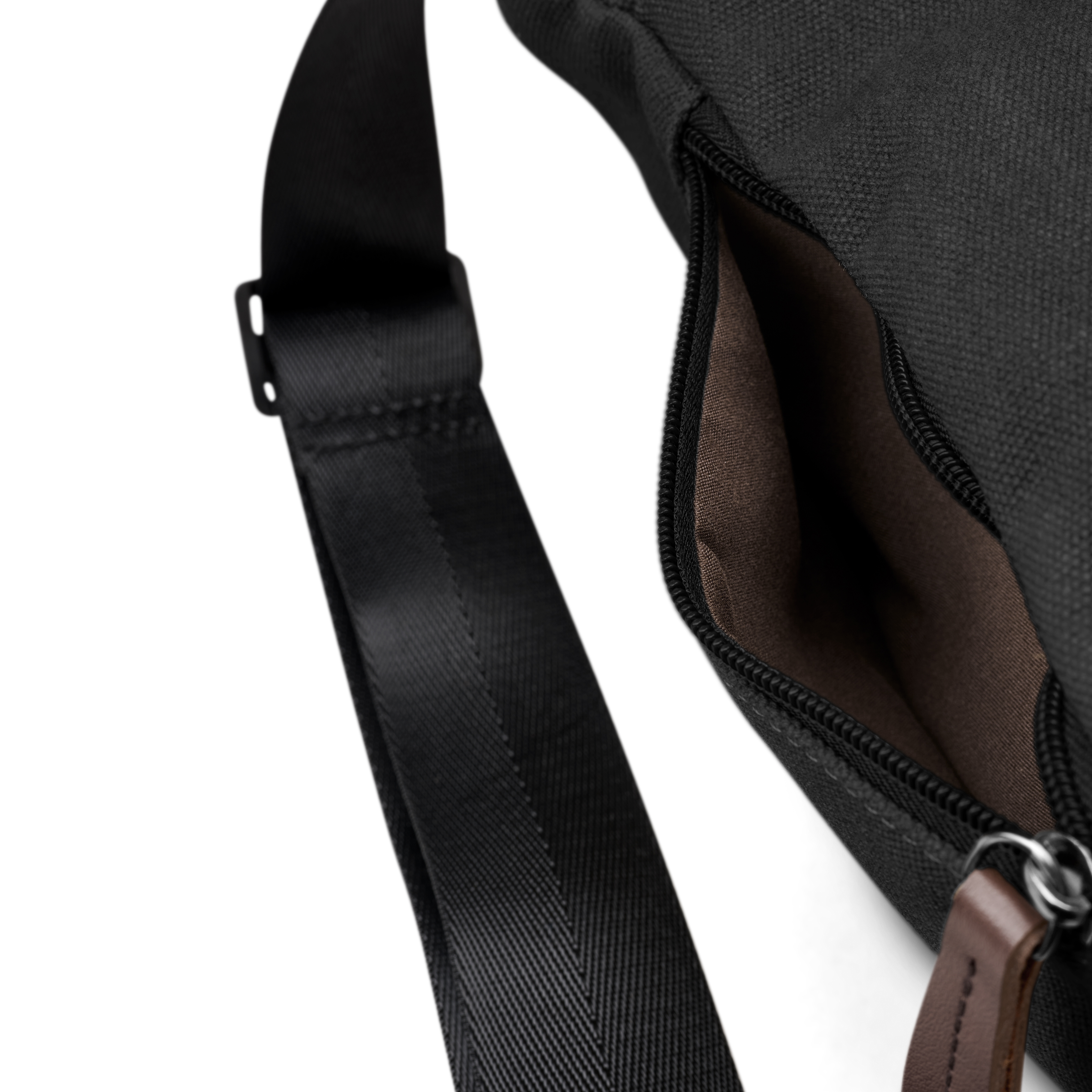 Sac banane en toile gris foncé et cuir marron - 5